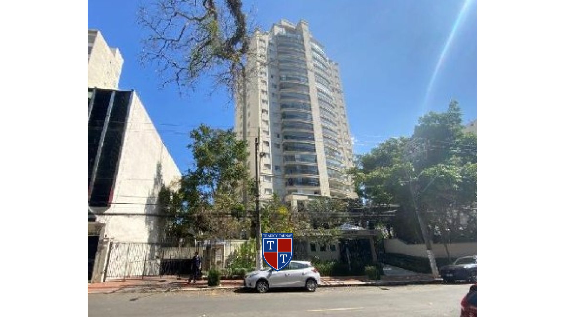 Foto 1 de APARTAMENTO em 30Â° SUBD IBIRAPUERA - Imóvel Retomado Caixa