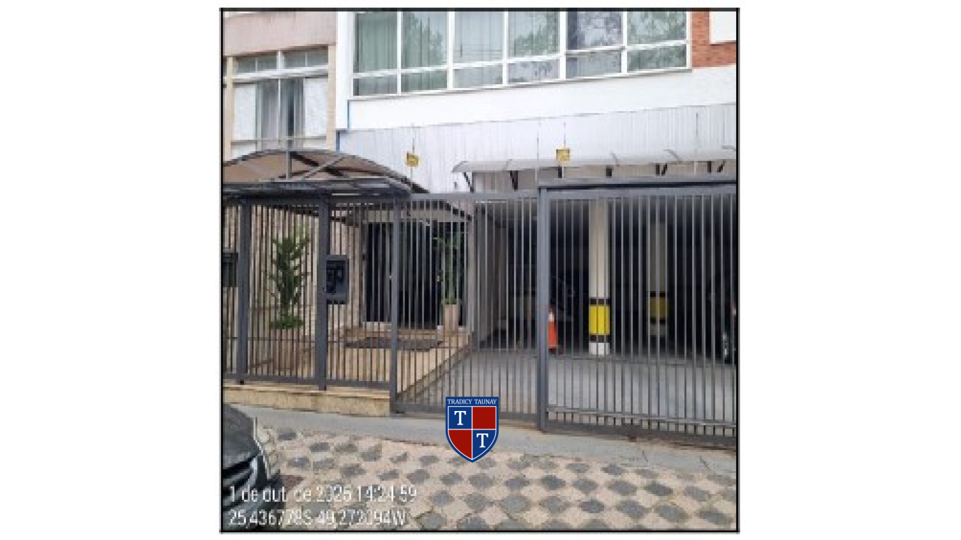 APARTAMENTO em CENTRO