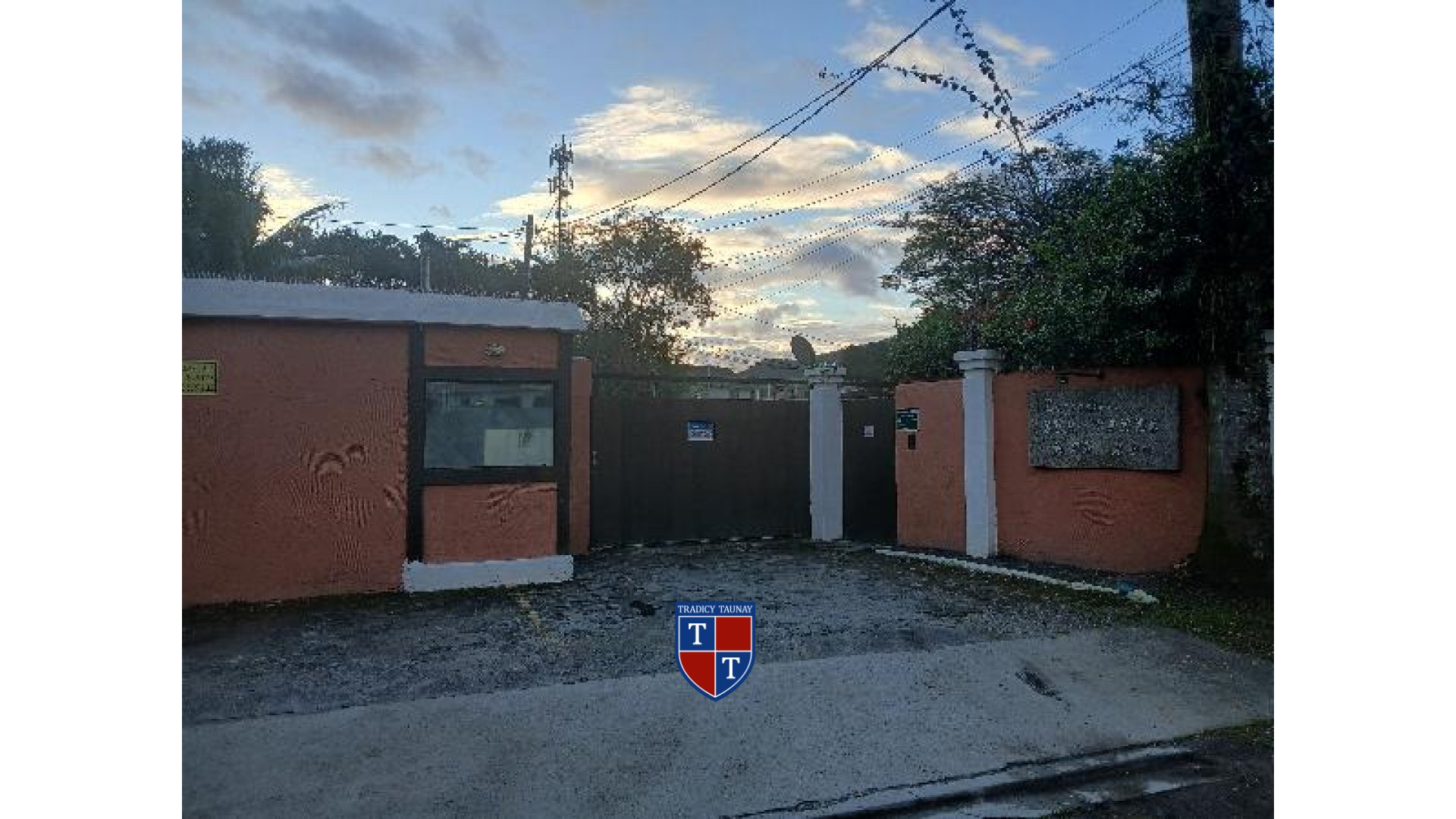 Foto 1 de CASA em JD FAZENDINHA ITAIPU - Imóvel Retomado Caixa