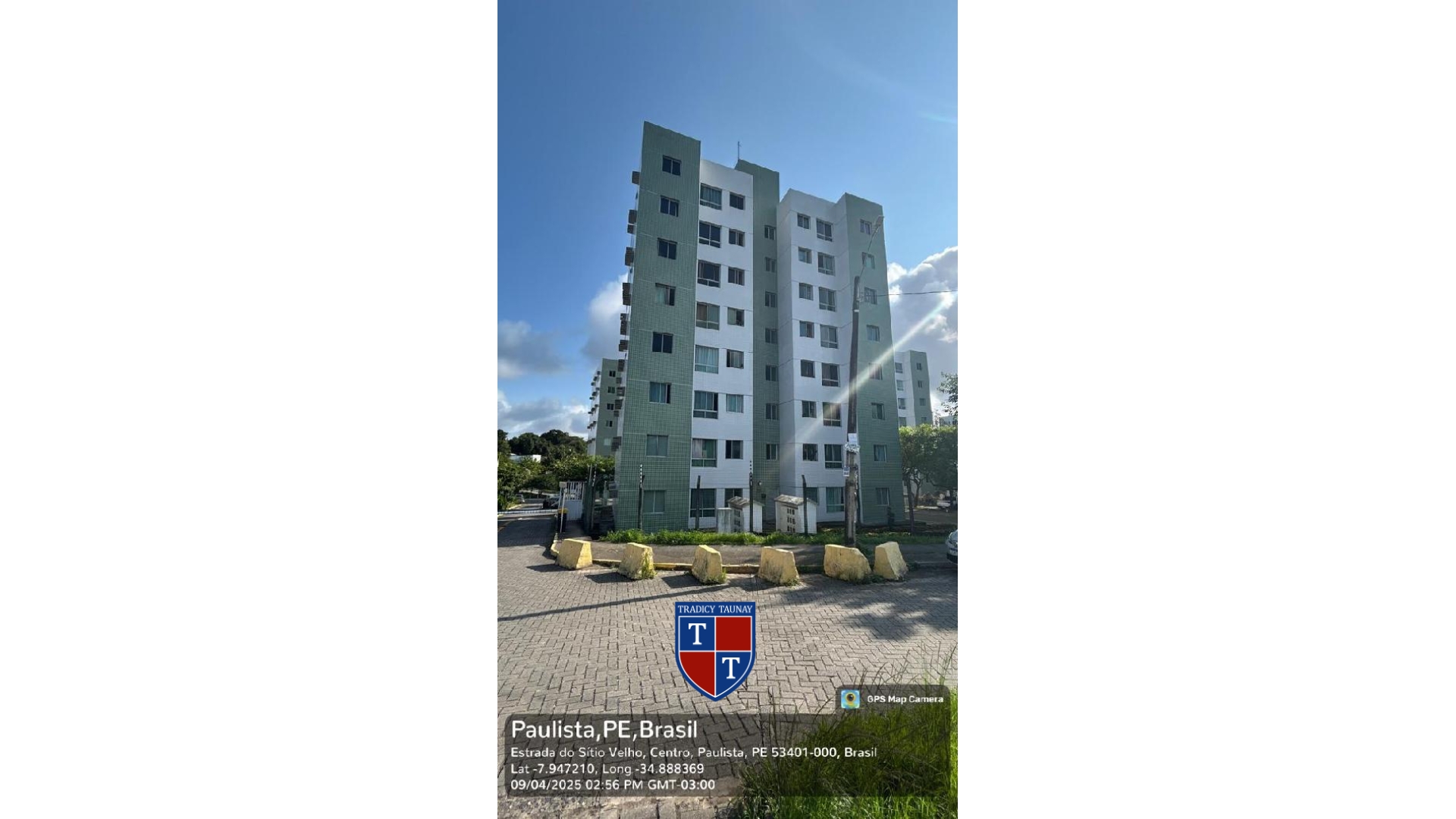APARTAMENTO em CENTRO