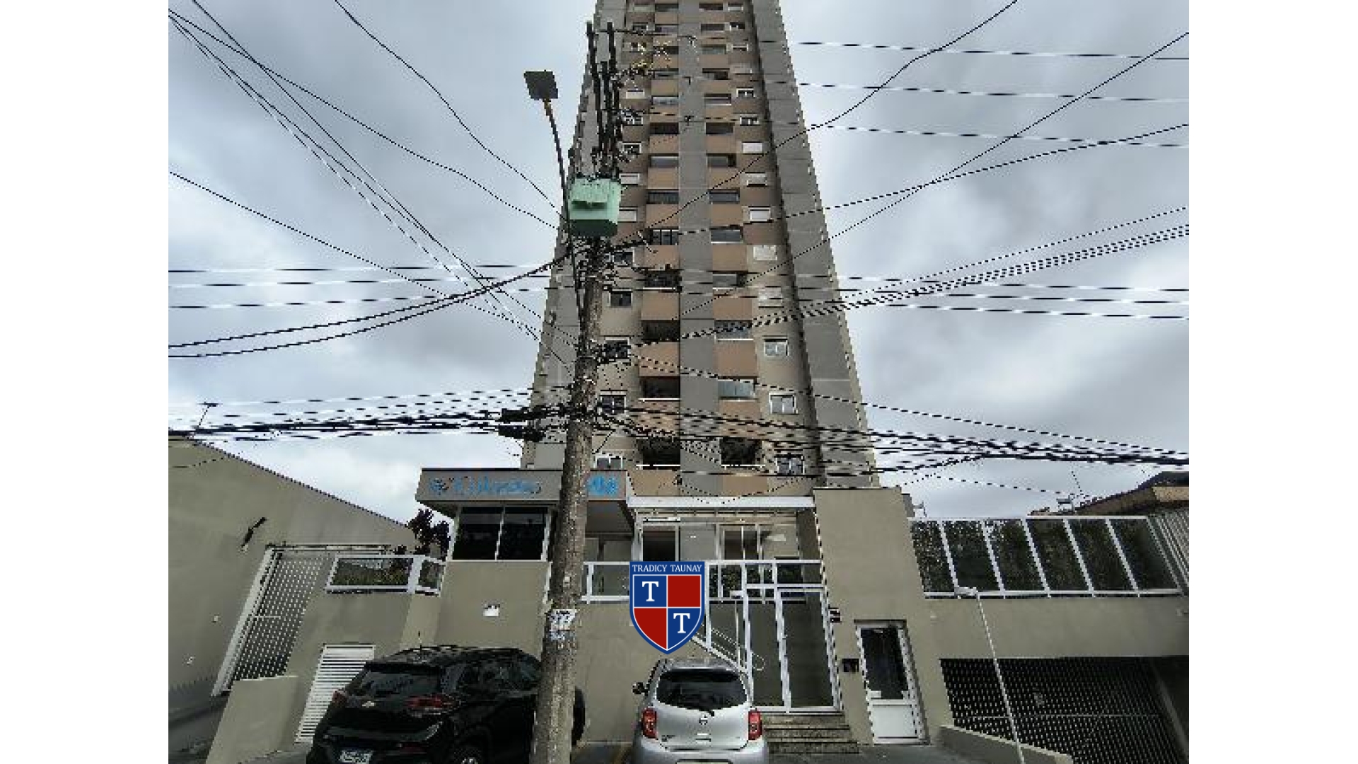 APARTAMENTO em VILA TIBIRICA