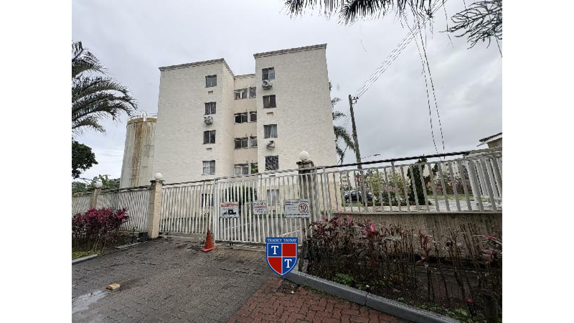 APARTAMENTO em VARGEM PEQUENA