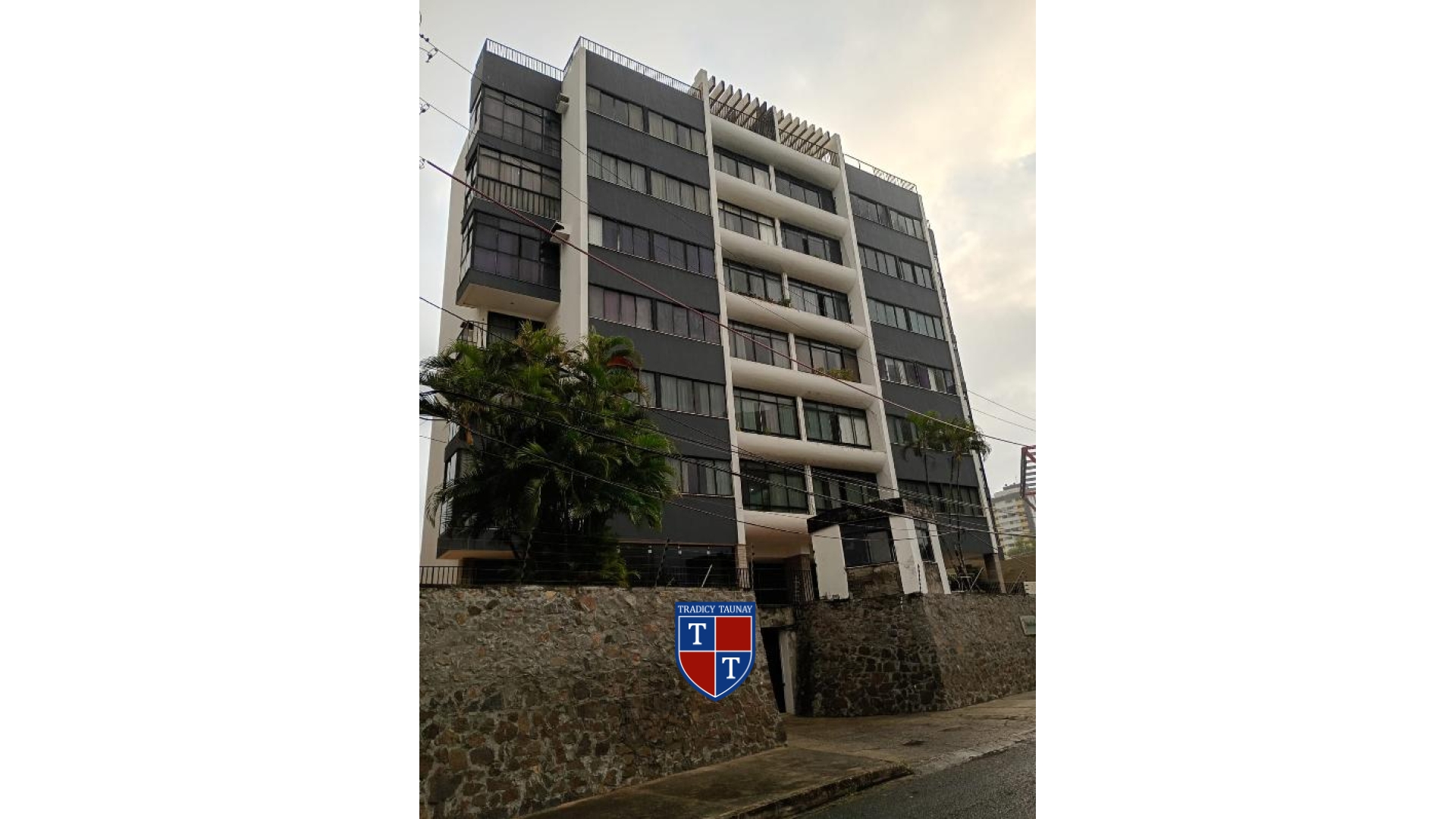 APARTAMENTO em JARDIM ARMACAO