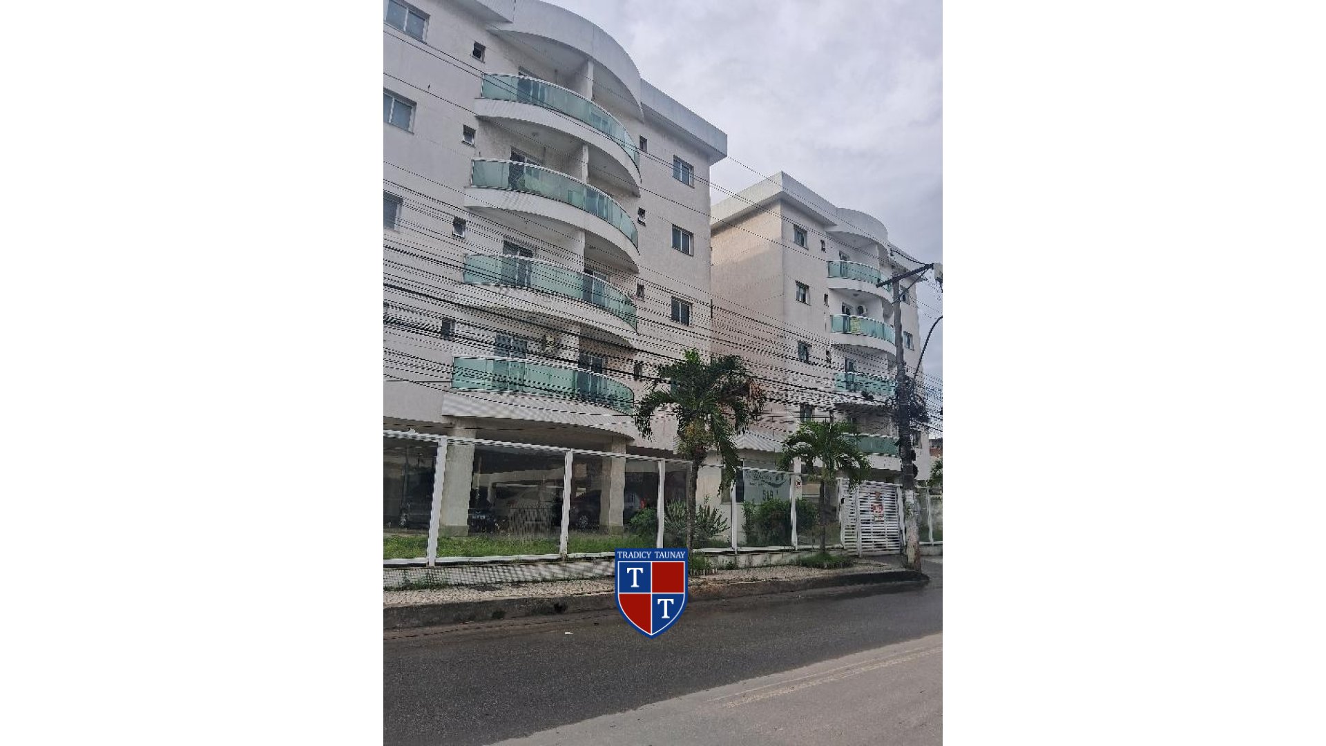 APARTAMENTO em COLUBANDE