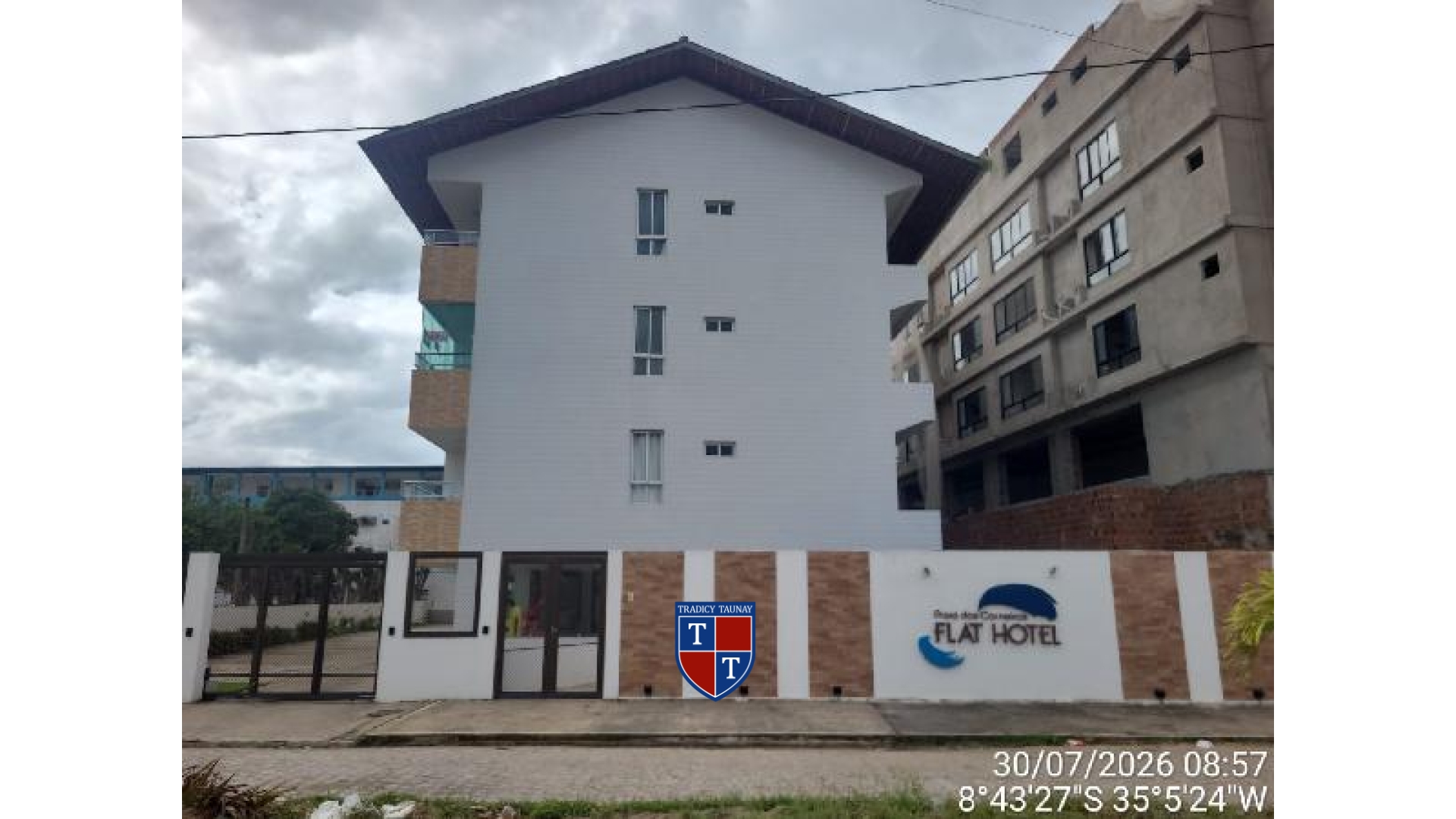 APARTAMENTO em CENTRO