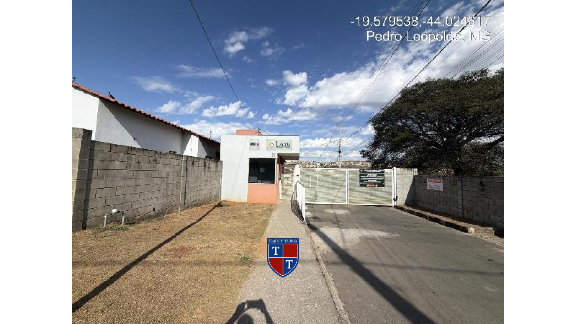 CASA em DISTRITO LAGOA SANTO ANTONIO