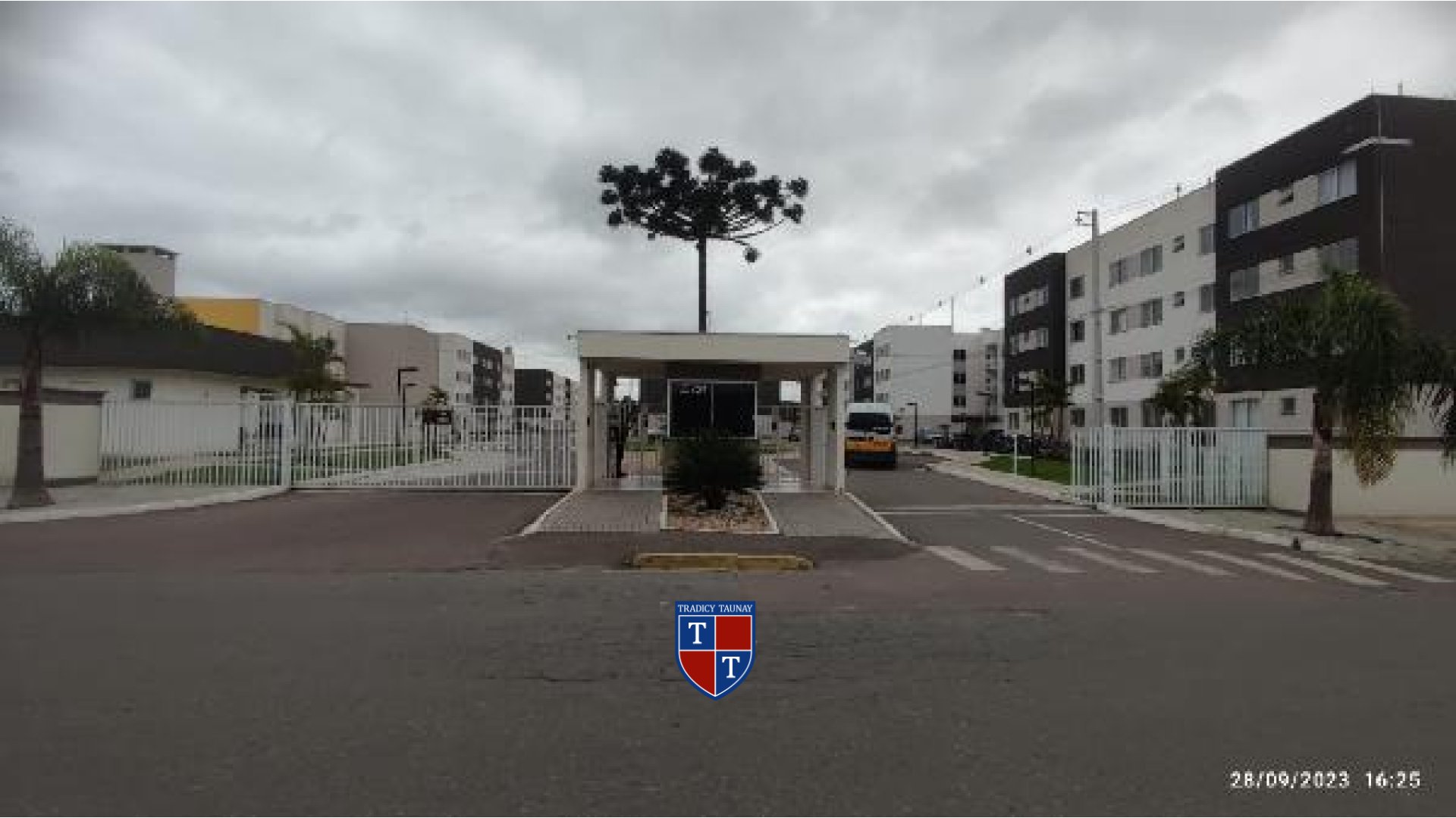 APARTAMENTO em JARDIM ITAQUI