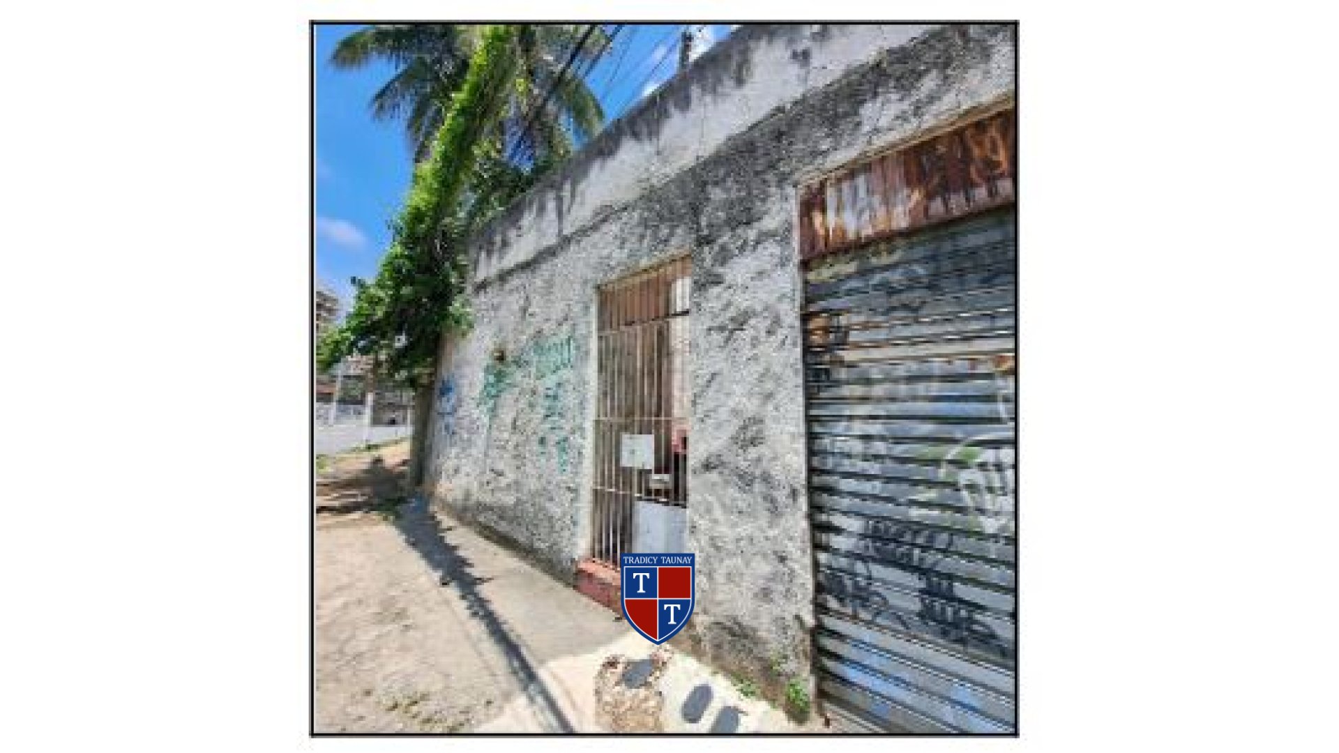 APARTAMENTO em MEIER