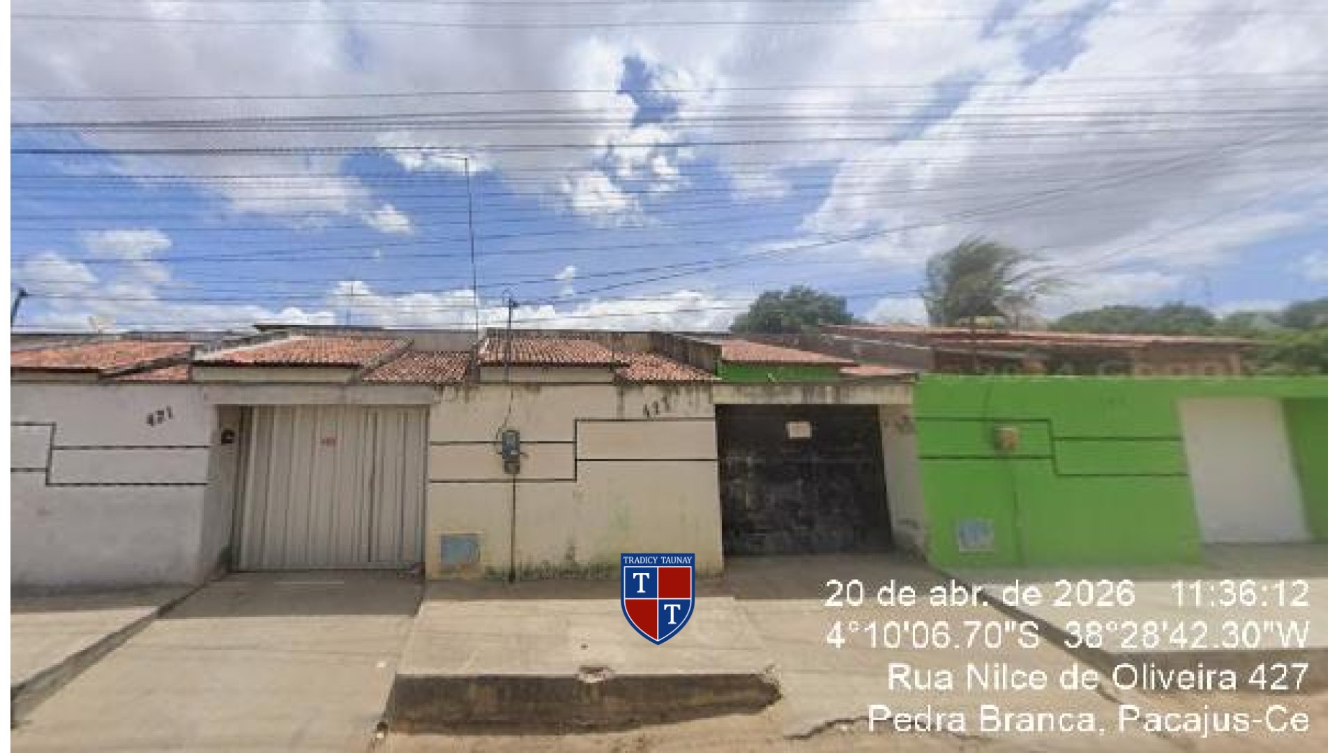 CASA em PEDRA BRANCA