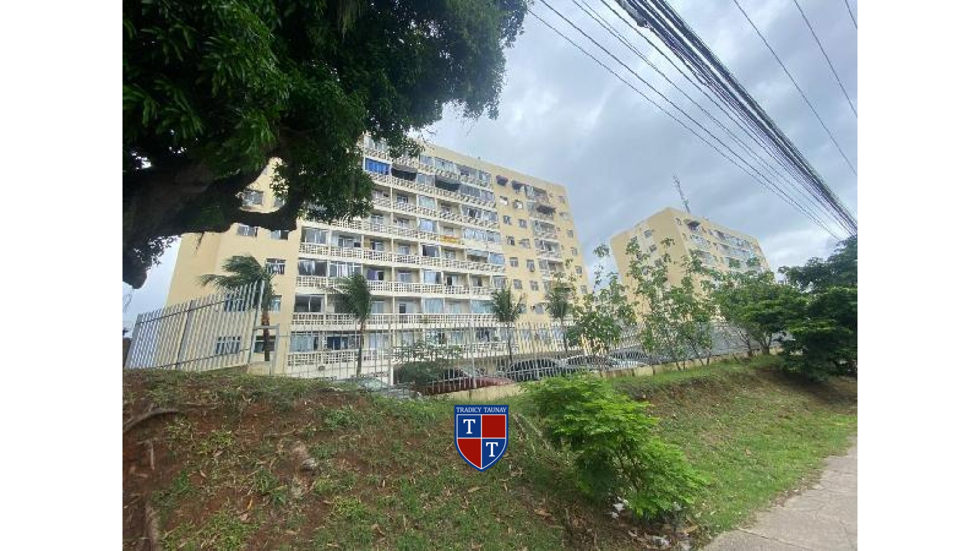 APARTAMENTO em SANTA CRUZ