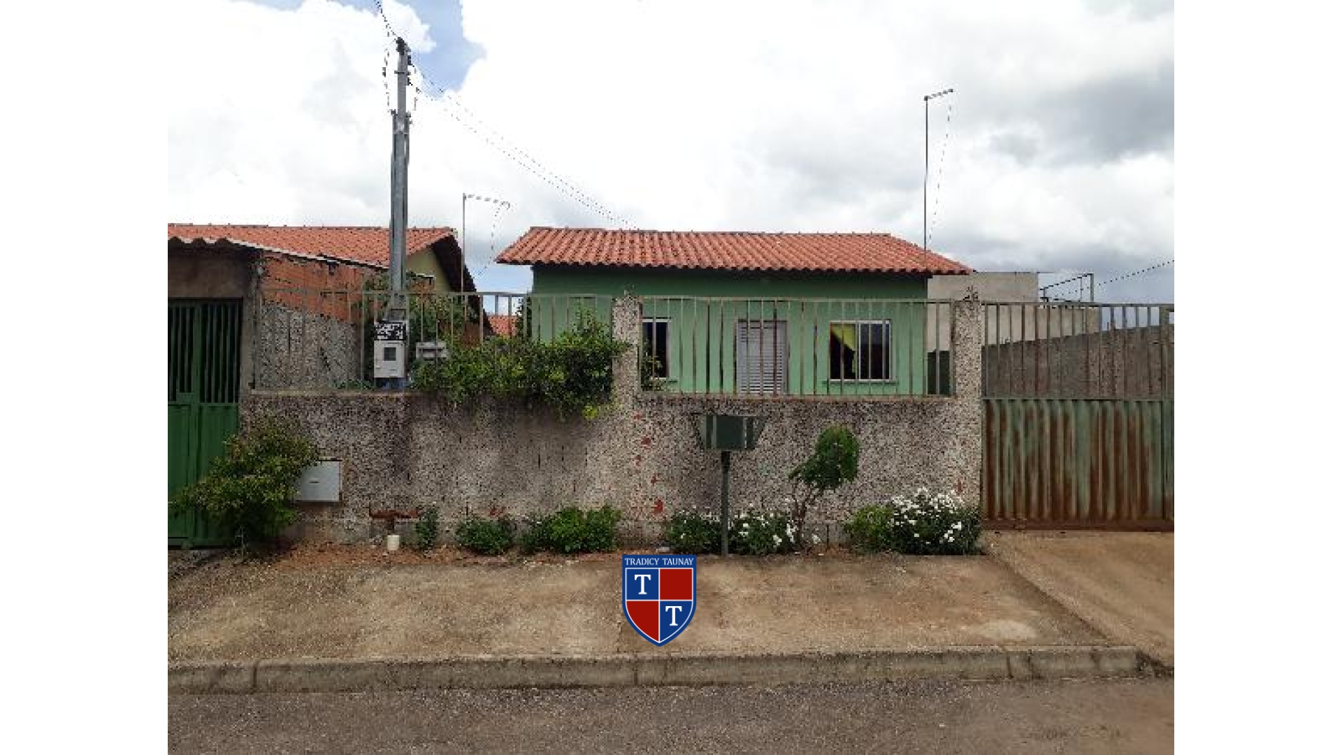 Foto 1 de CASA em RES I DE NOBREGA III, COCALZINHO DE GOIAS/GO - Imóvel Retomado CAIXA Ref 8444408917319