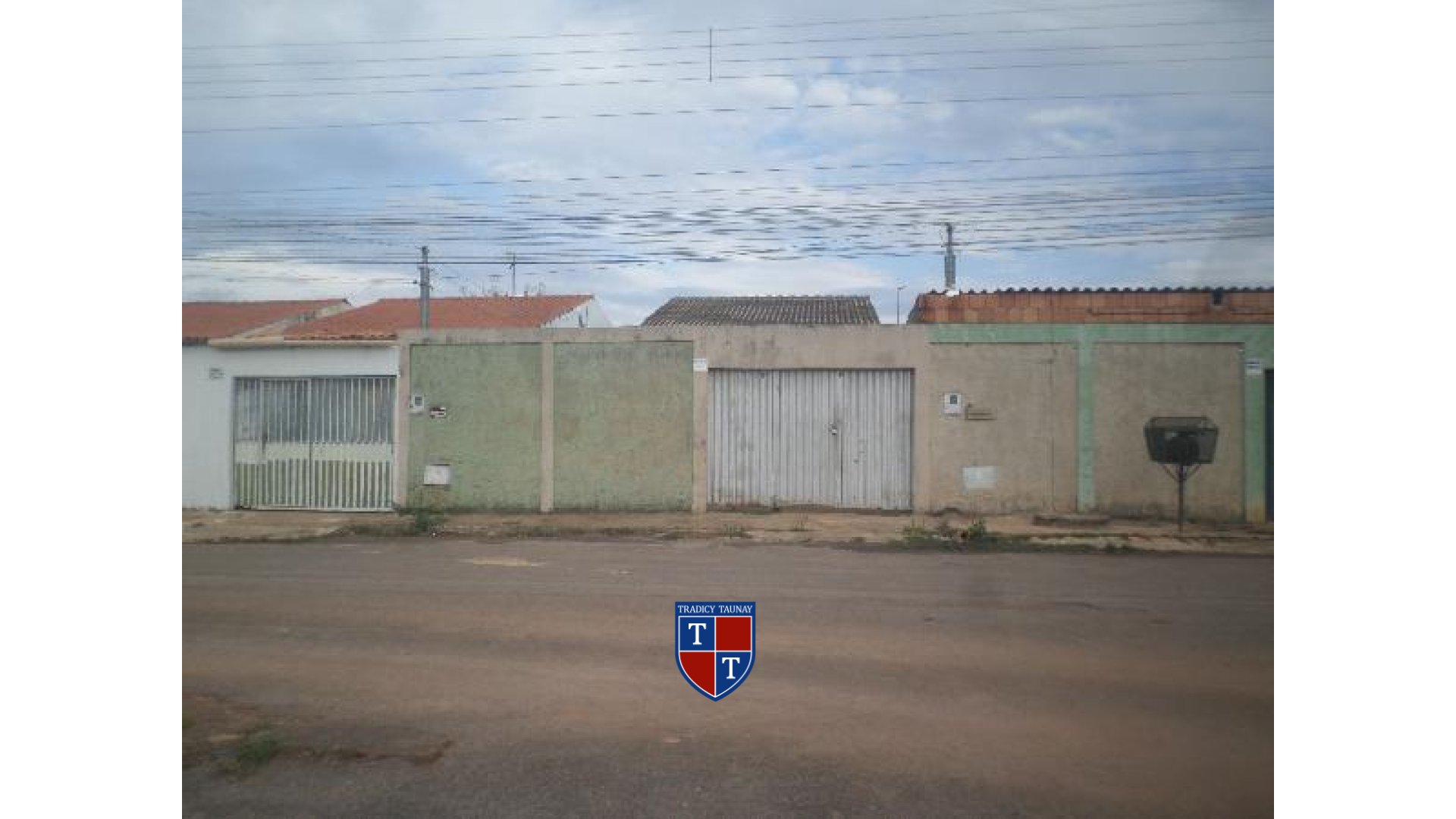 Foto 1 de CASA em PARQUE ESTRELA DALVA XII, SANTO ANTONIO DO DESCOBERTO/GO - Imóvel Retomado CAIXA Ref 8444410373568