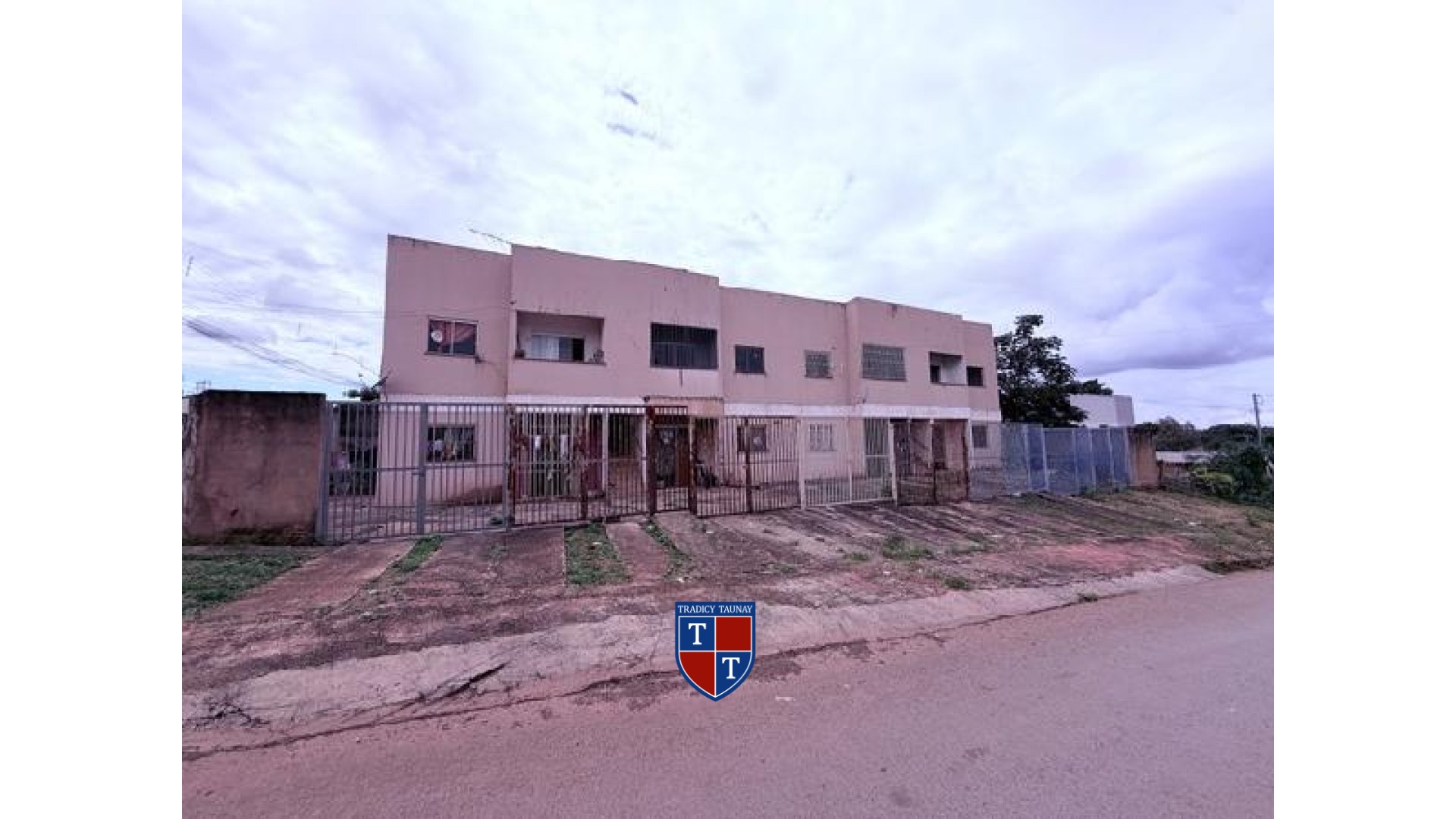 APARTAMENTO em PARQUE NAPOLIS A