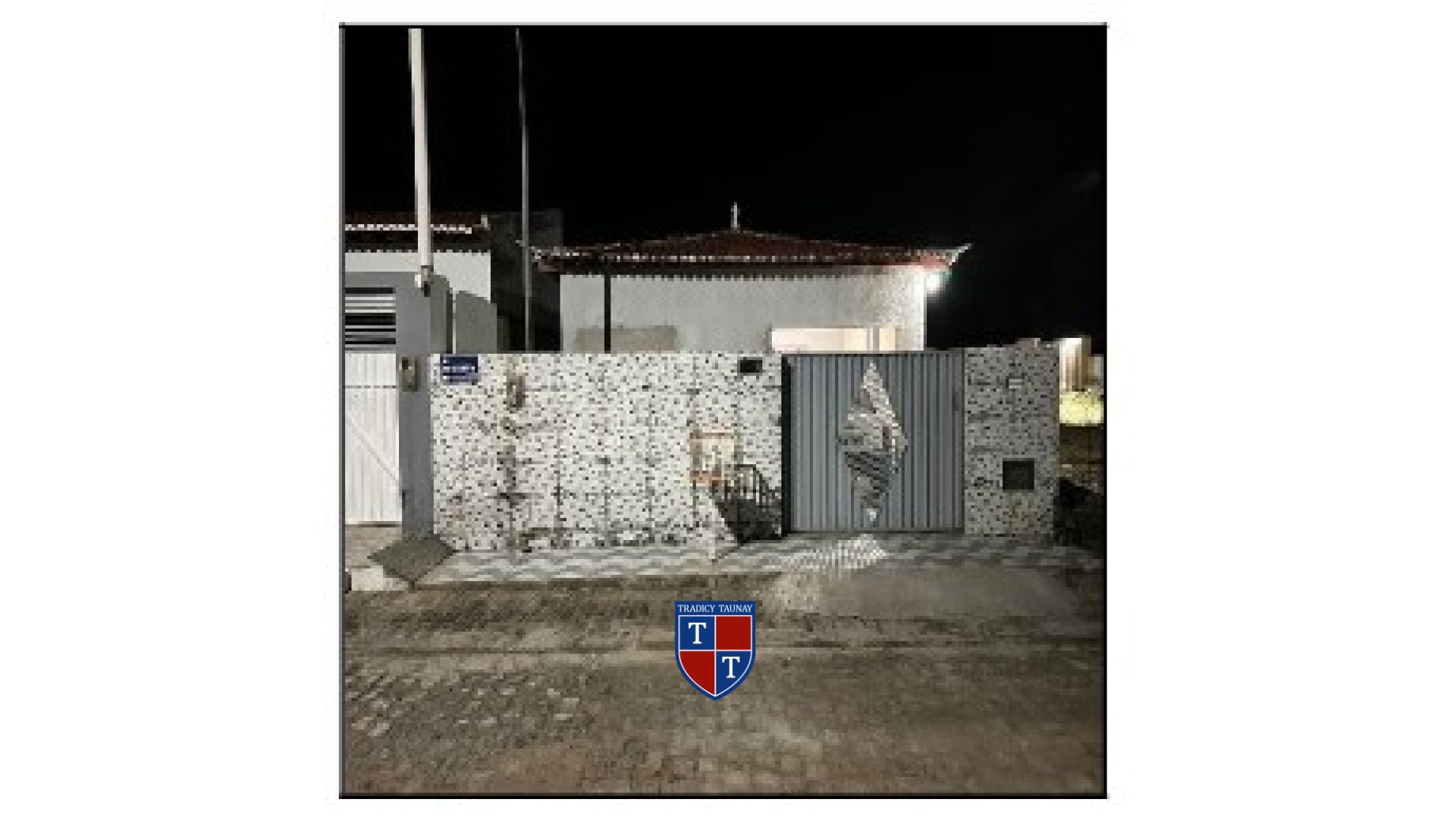 CASA em D. JOSE ADEL. DANTAS