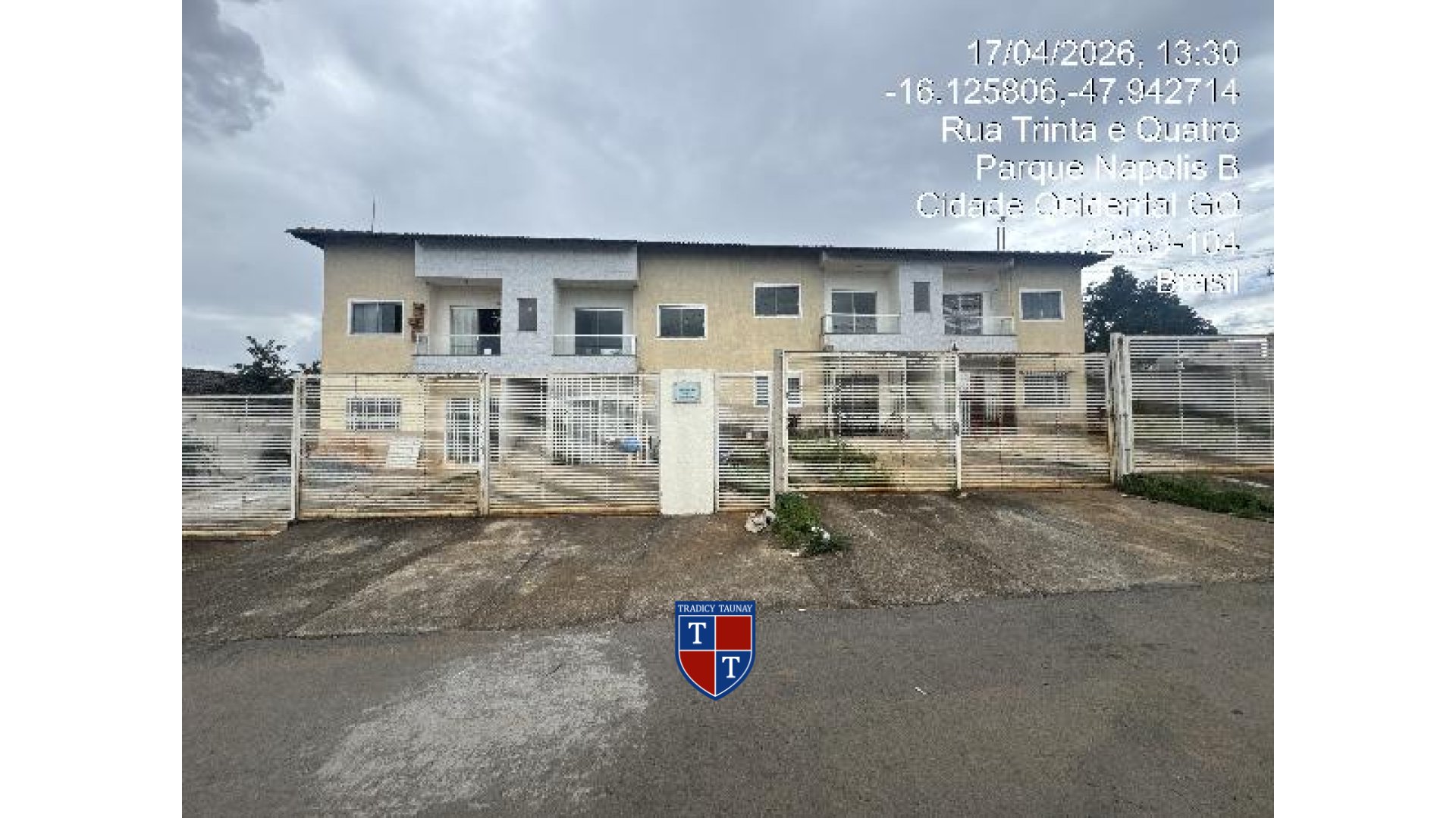 APARTAMENTO em PARQUE NAPOLIS B
