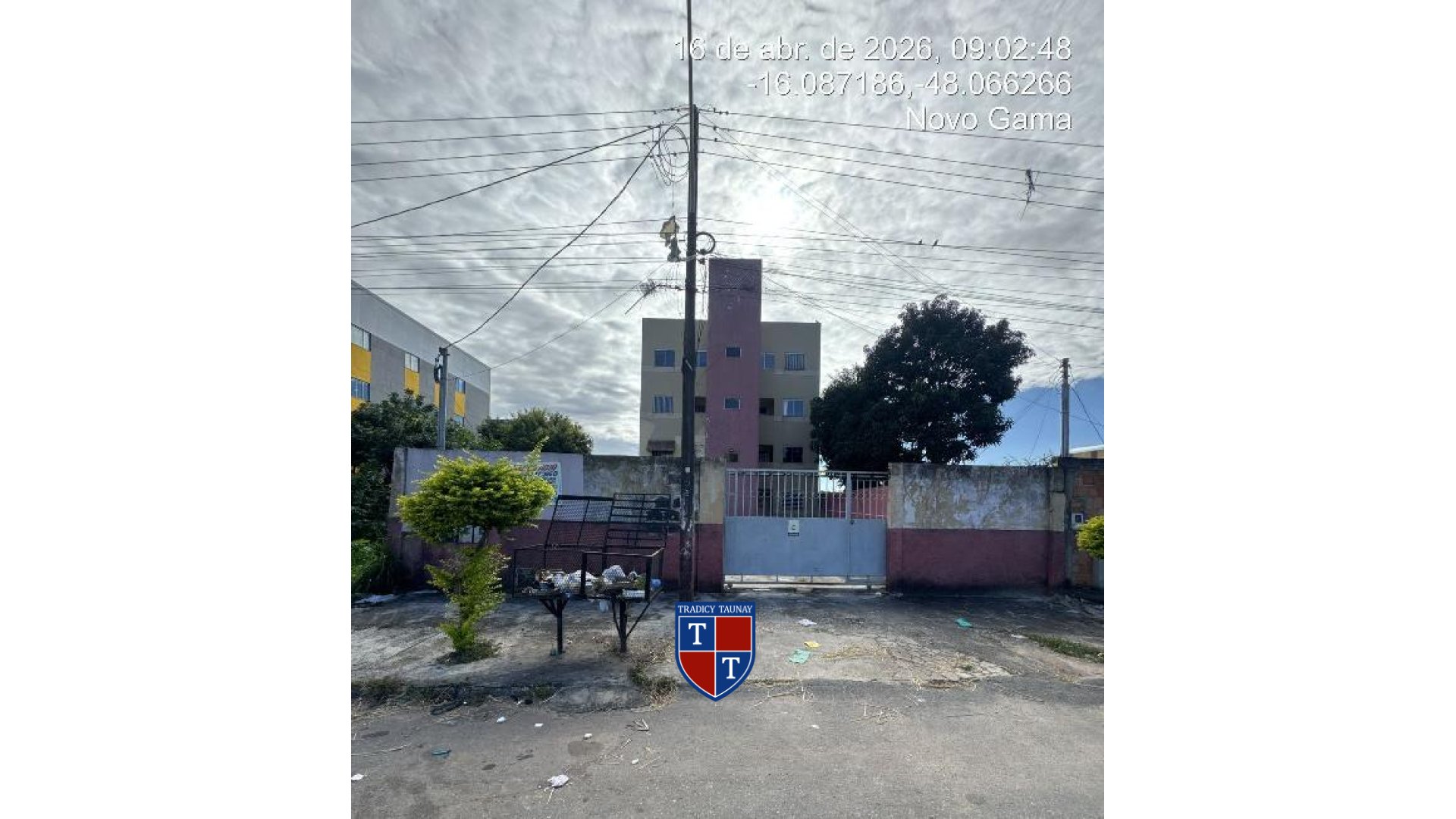 APARTAMENTO em LOTEAMENTO LUNABEL 3