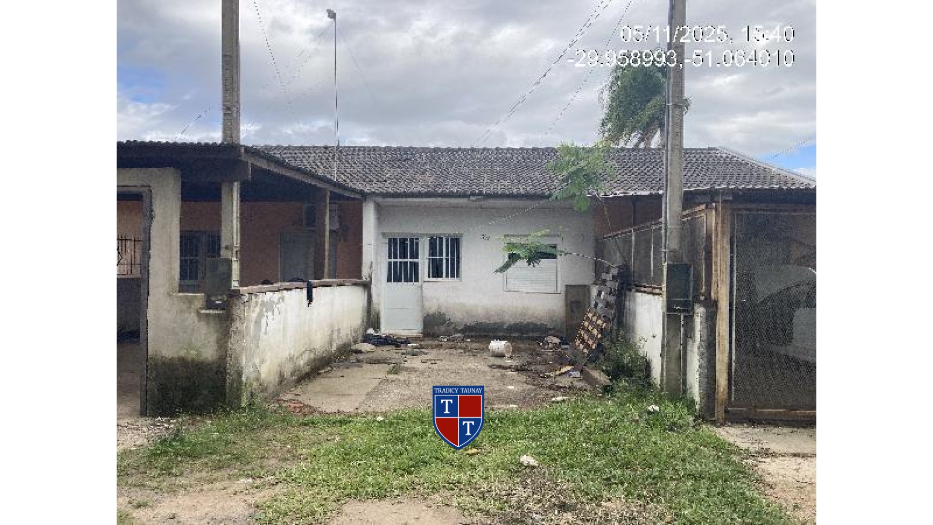 Foto 1 de CASA em NOVO MUNDO - Imóvel Retomado Caixa