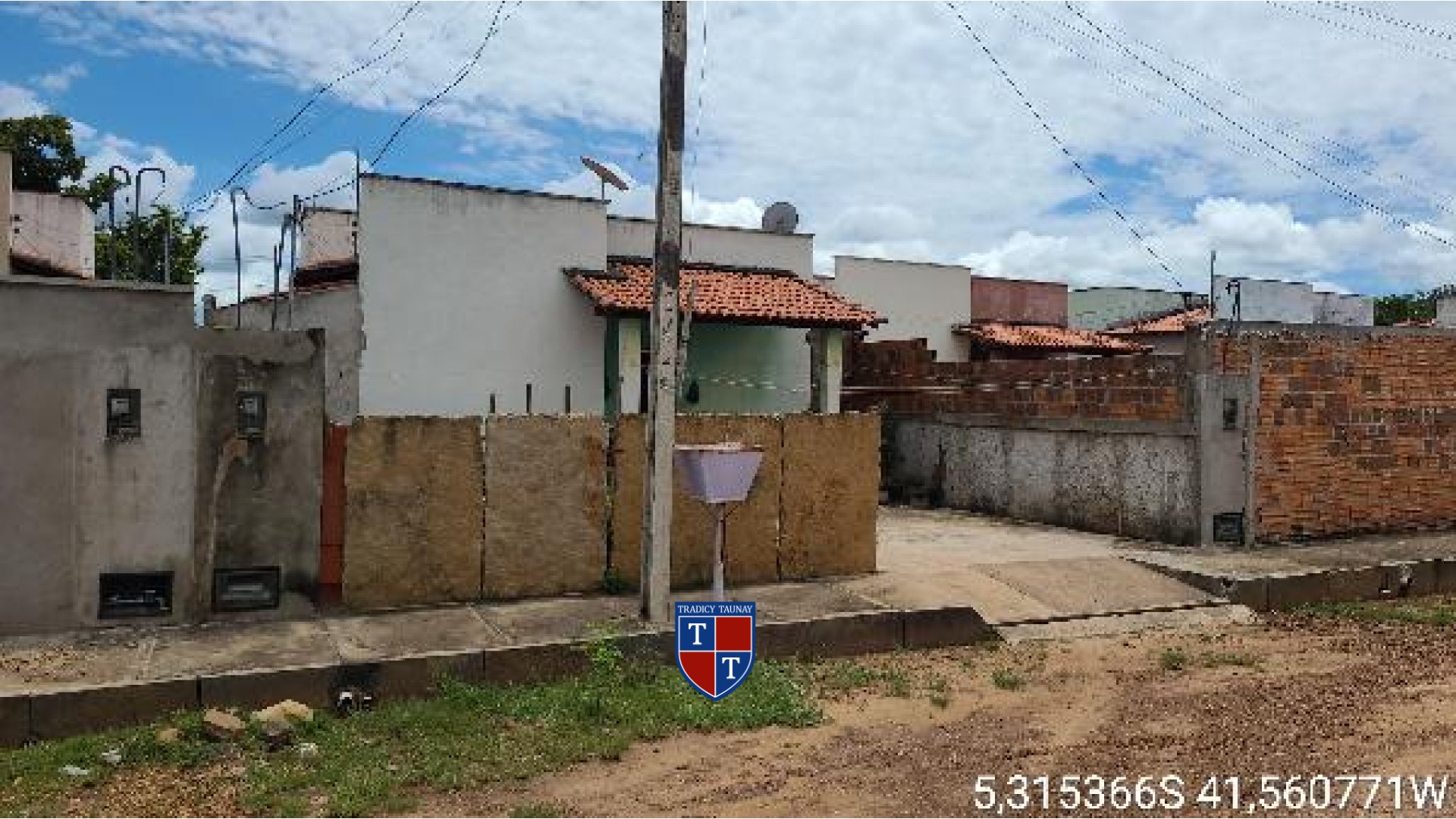Foto 1 de CASA em CENTRO, CASTELO DO PIAUI/PI - Imóvel Retomado CAIXA Ref 8444417831910