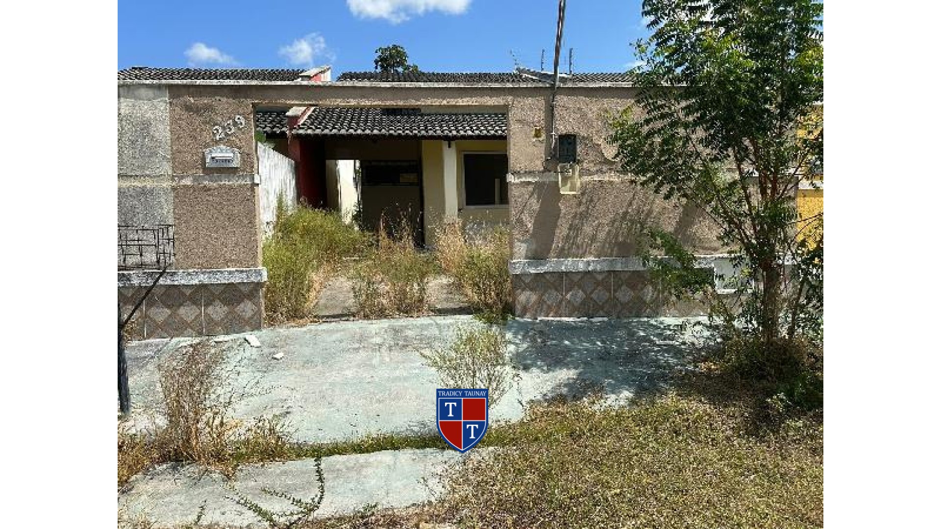 CASA em PEDRA BRANCA
