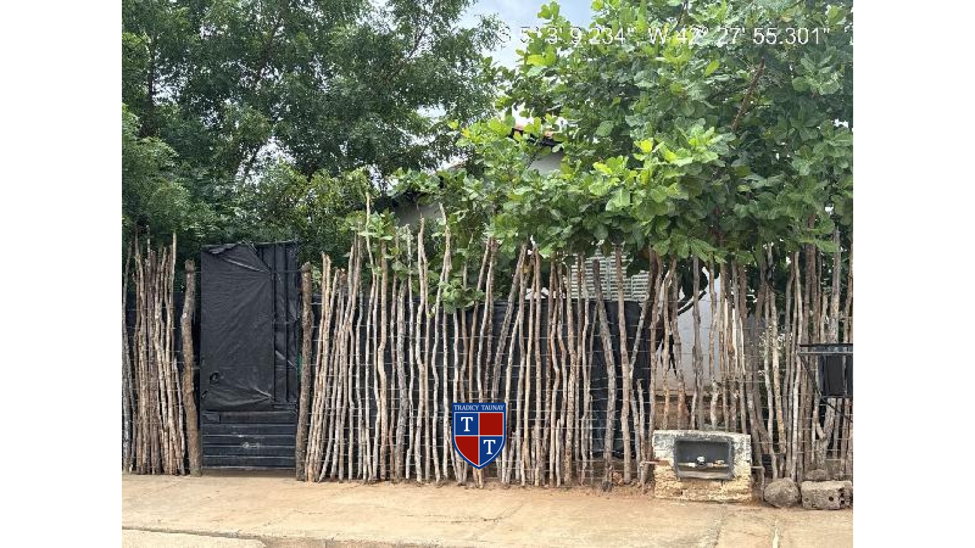 CASA em BAIRRO SANTA LUZ