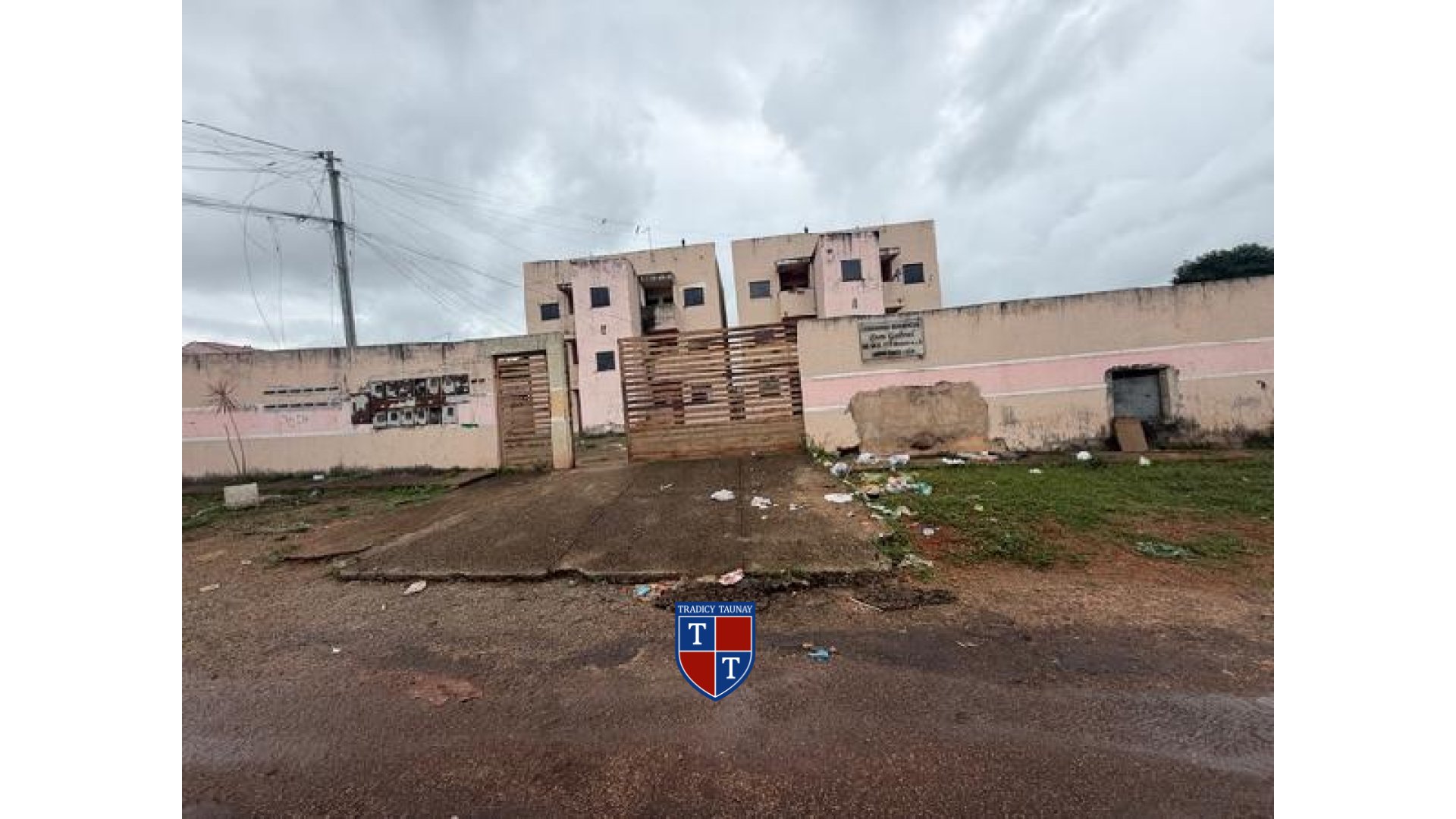 Foto 1 de APARTAMENTO em JARDIM SANTA LUCIA - Imóvel Retomado Caixa