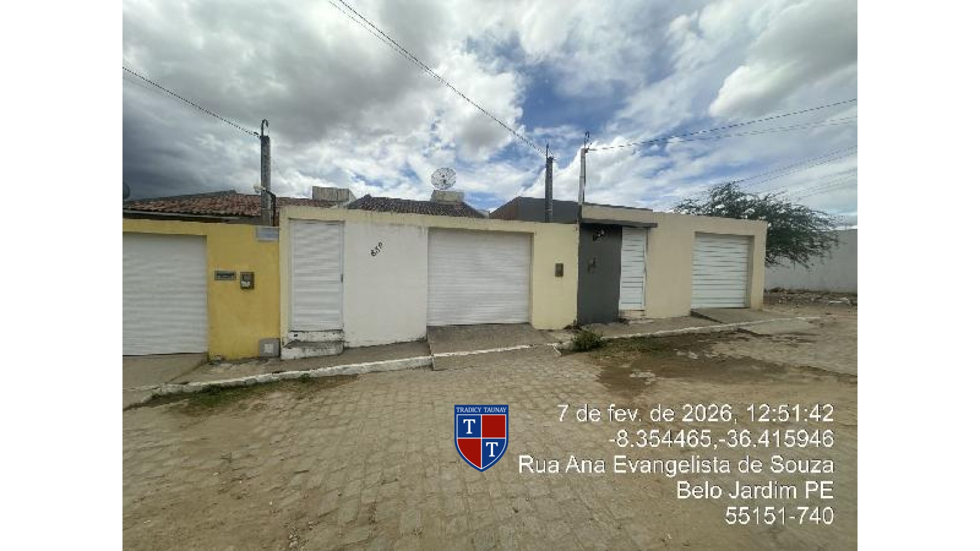 CASA em FLORESTA