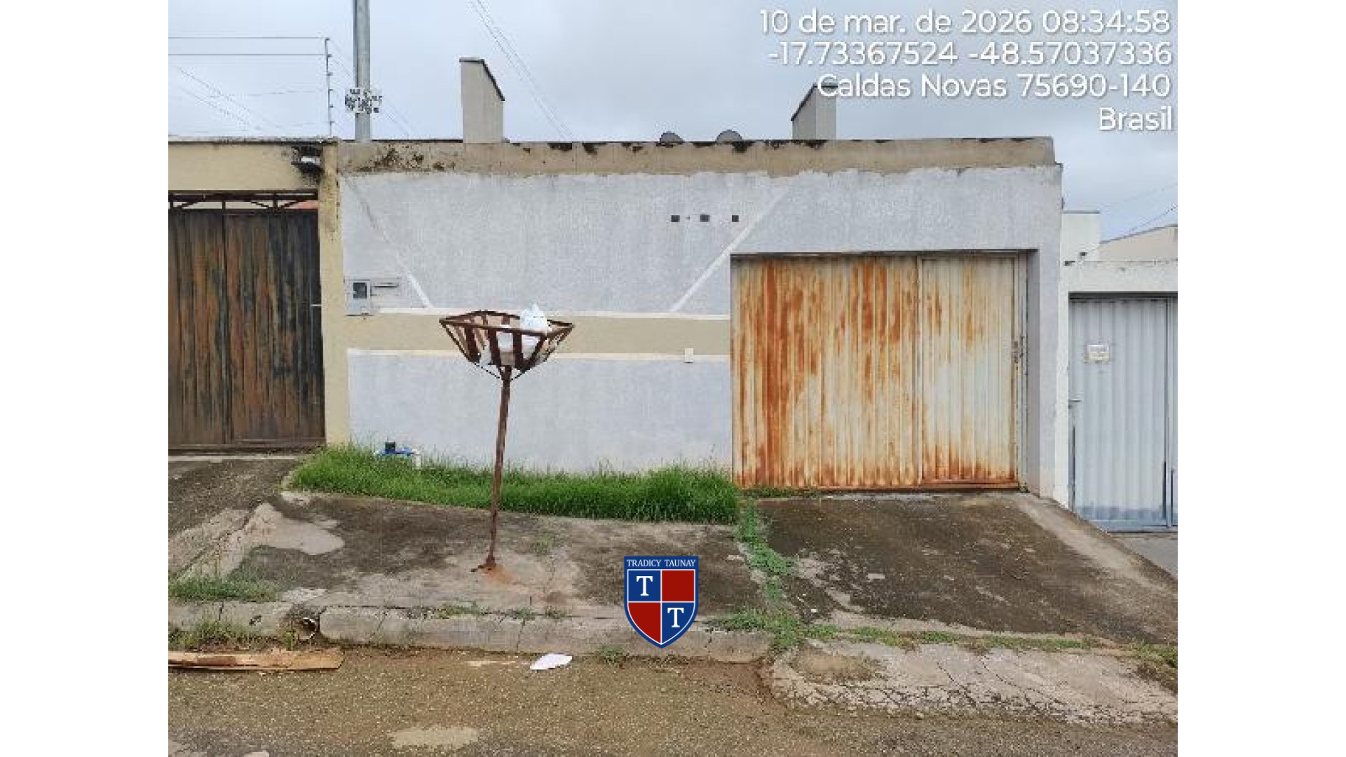 Foto 1 de CASA em RESIDENCIAL LAGO DE CRISTAL, CALDAS NOVAS/GO - Imóvel Retomado CAIXA Ref 8444420812980