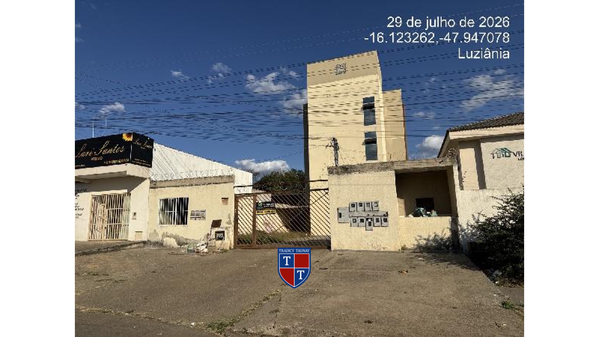 APARTAMENTO em PARQUE NAPOLIS B