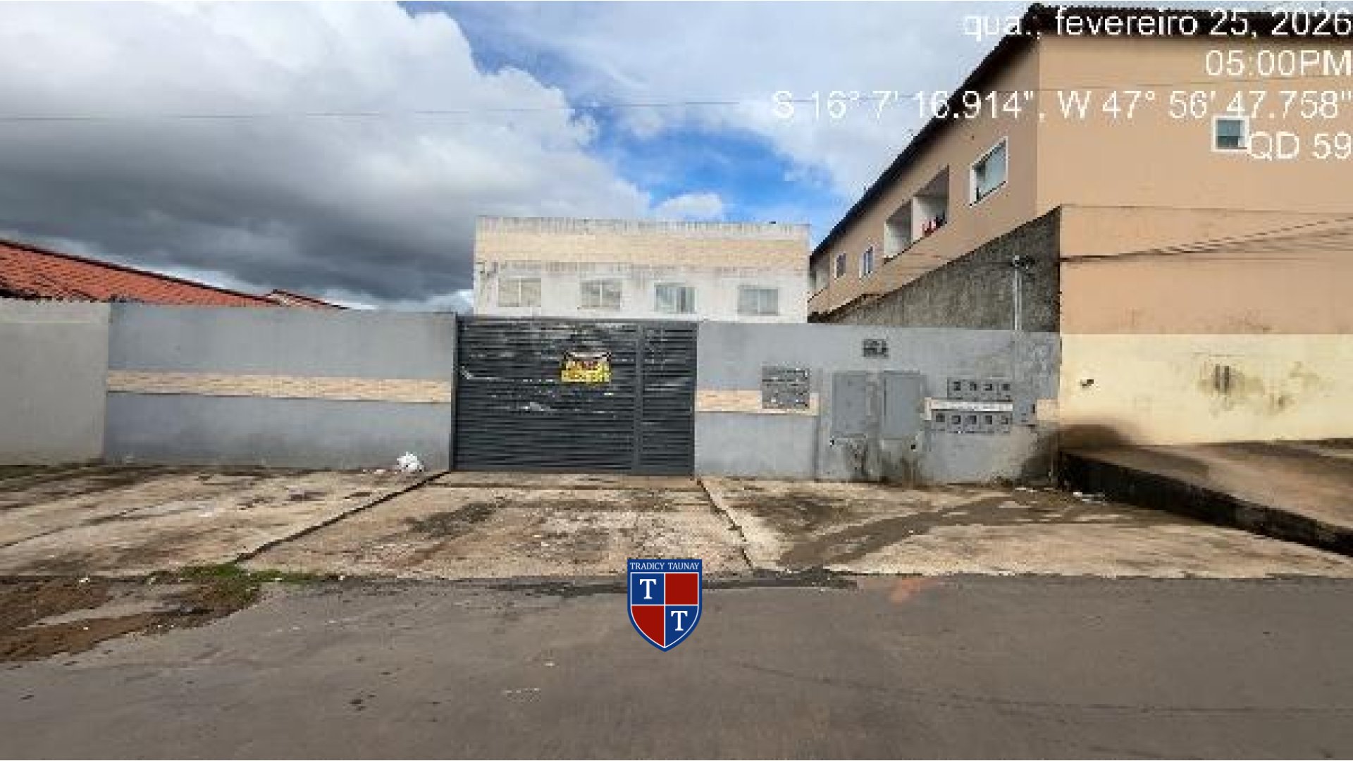 APARTAMENTO em PARQUE NAPOLIS B