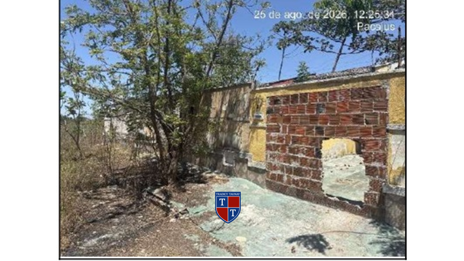 CASA em PEDRA BRANCA