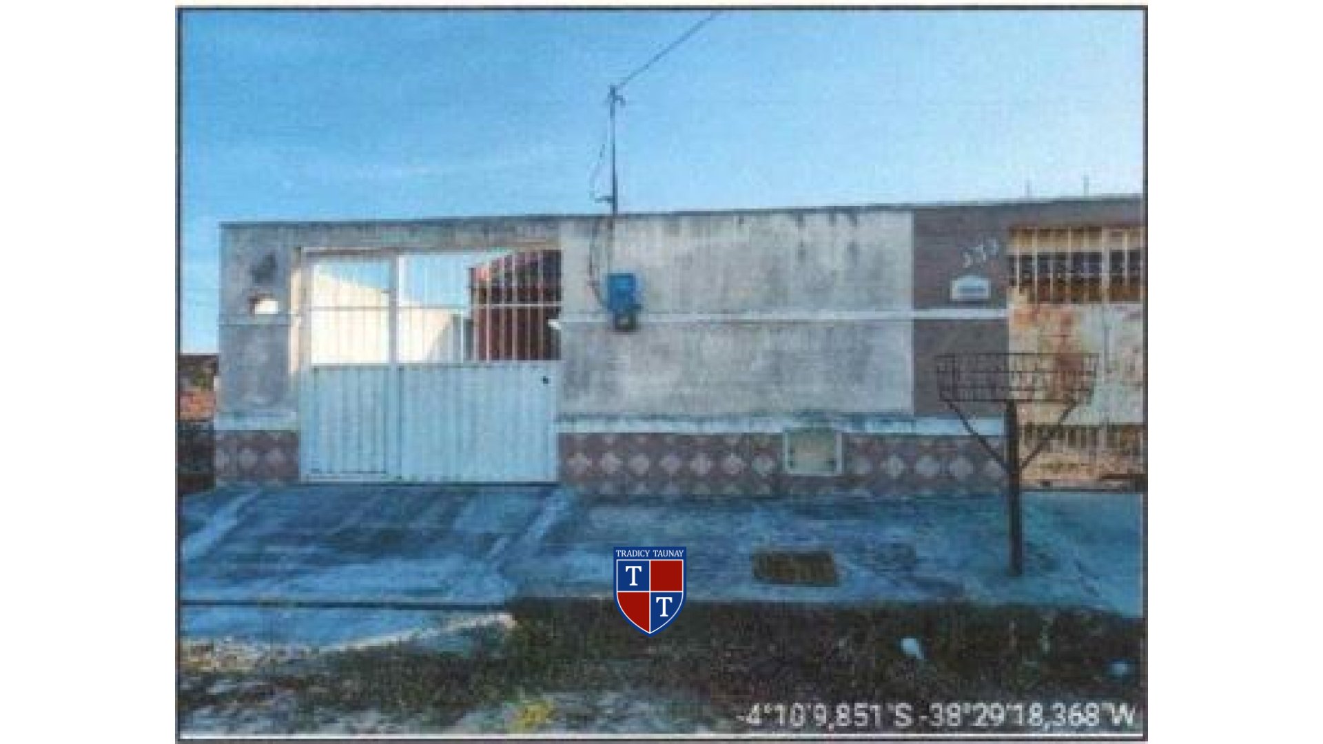 CASA em PEDRA BRANCA