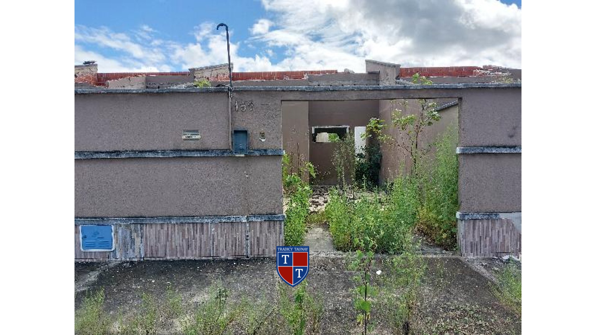 CASA em PEDRA BRANCA