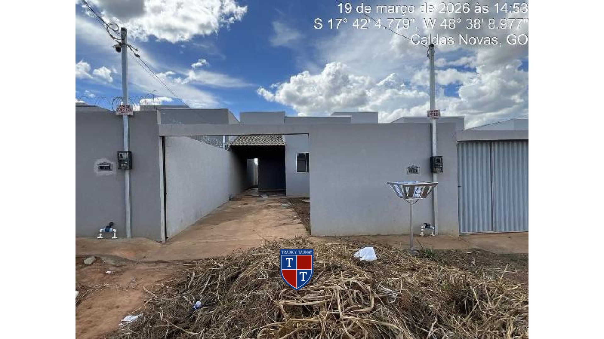 Foto 1 de CASA em MANSOES AGUAS QUENTES, CALDAS NOVAS/GO - Imóvel Retomado CAIXA Ref 8444431464139
