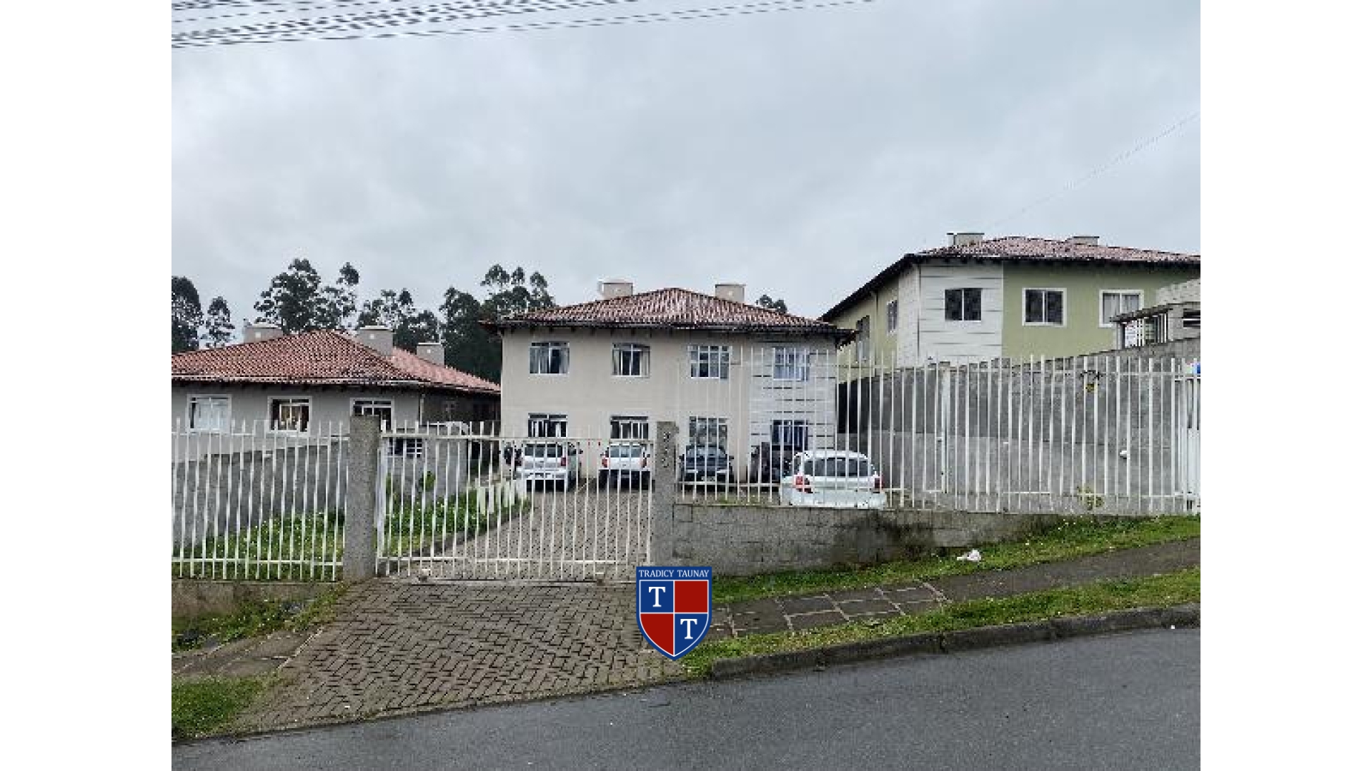 APARTAMENTO em CERCADINHO