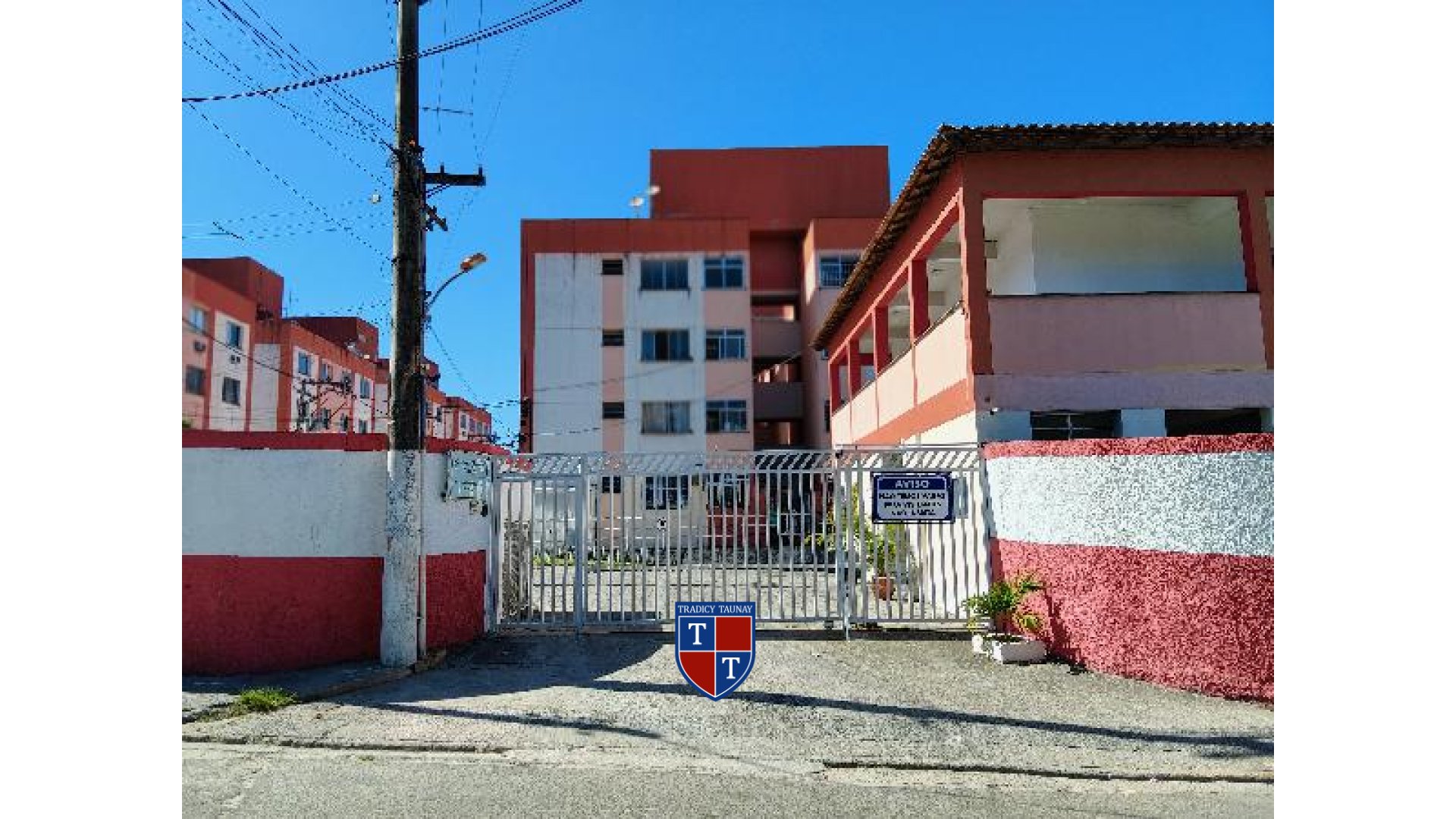 APARTAMENTO em ITAUNA