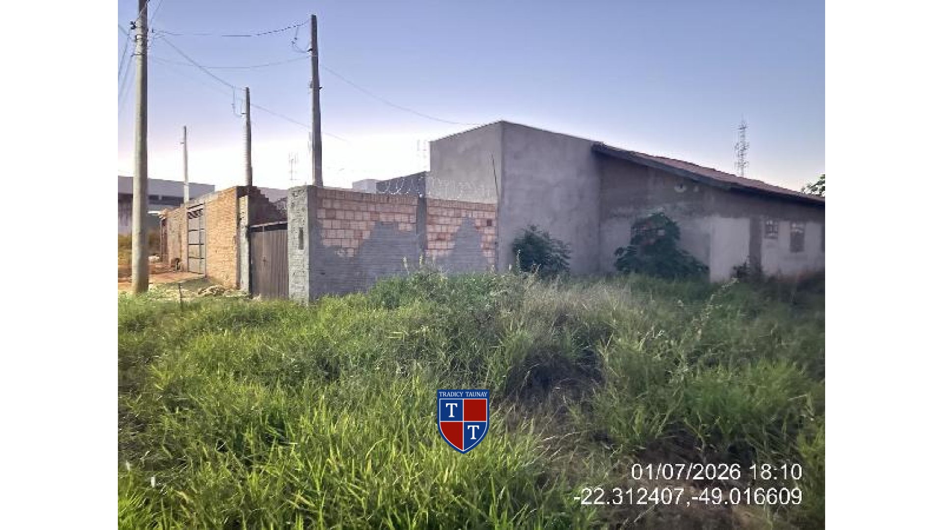 TERRENO em FERRADURA MIRIM