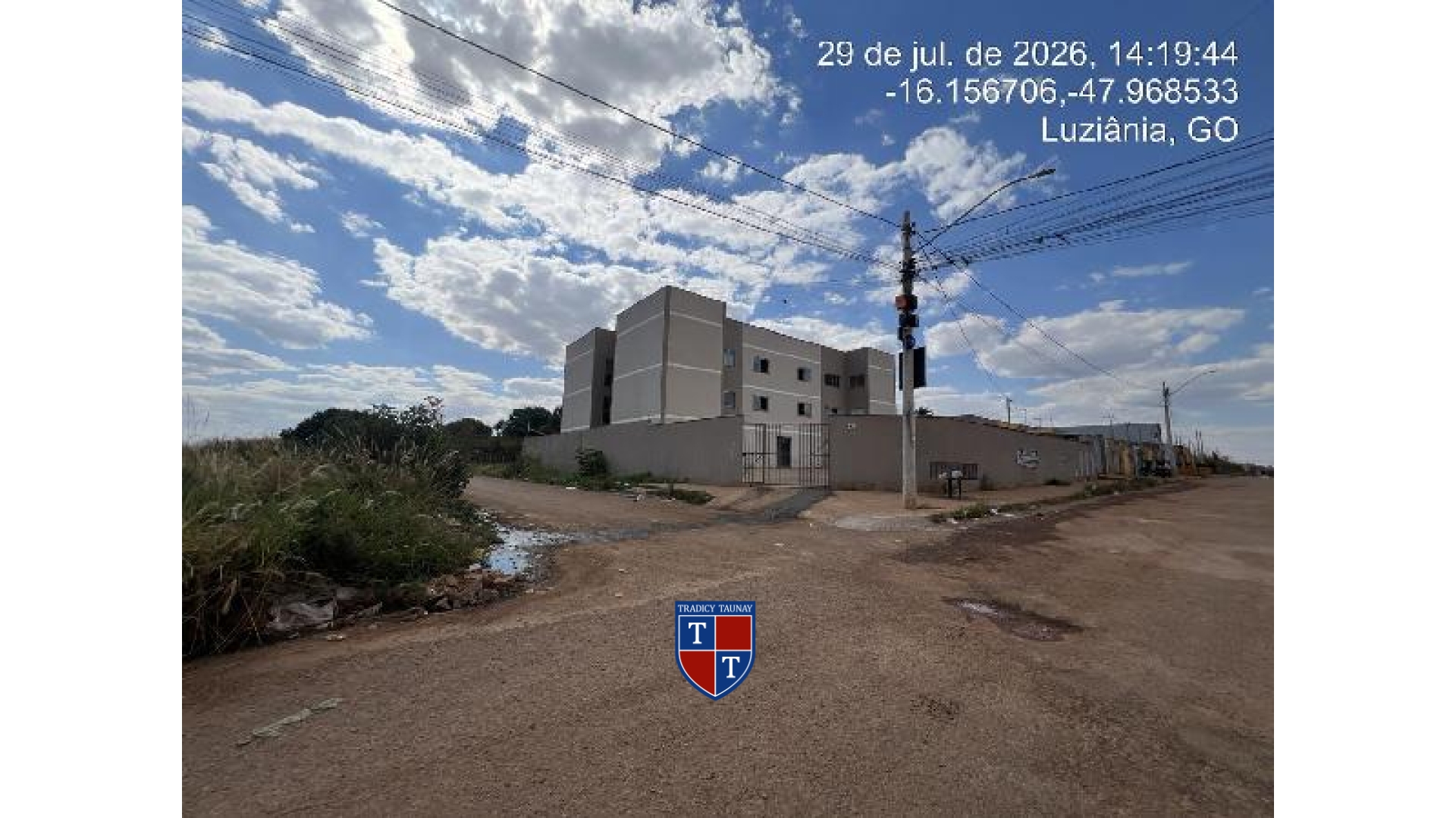 APARTAMENTO em PARQUE ESTRELA DALVA IX