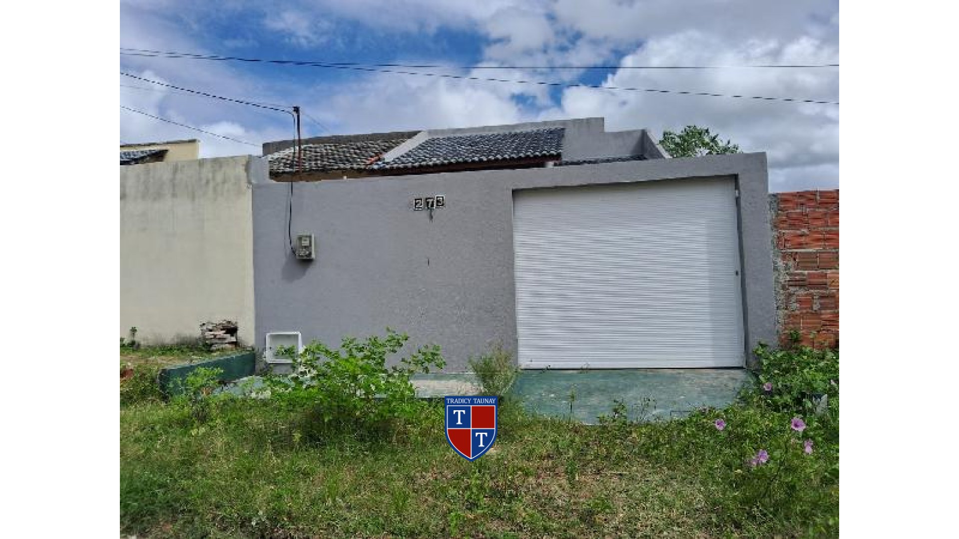 CASA em PEDRA BRANCA