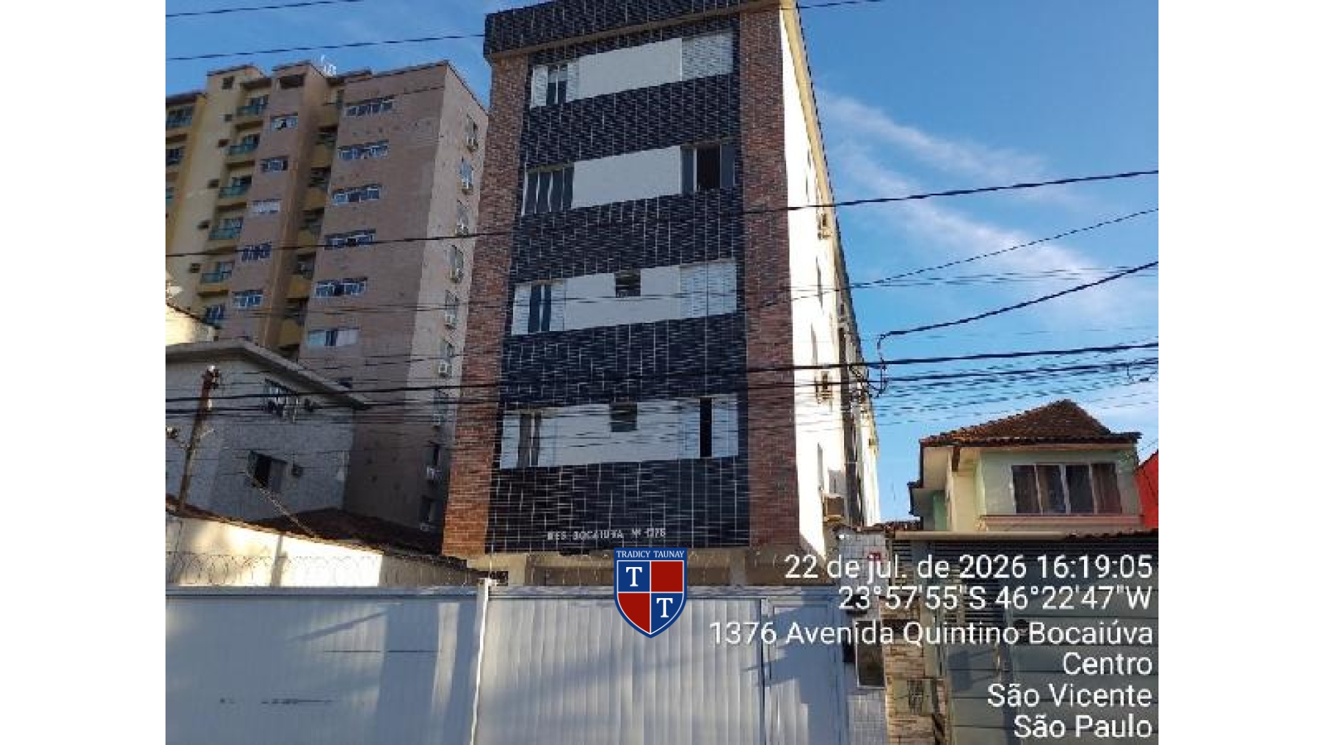 APARTAMENTO em CENTRO