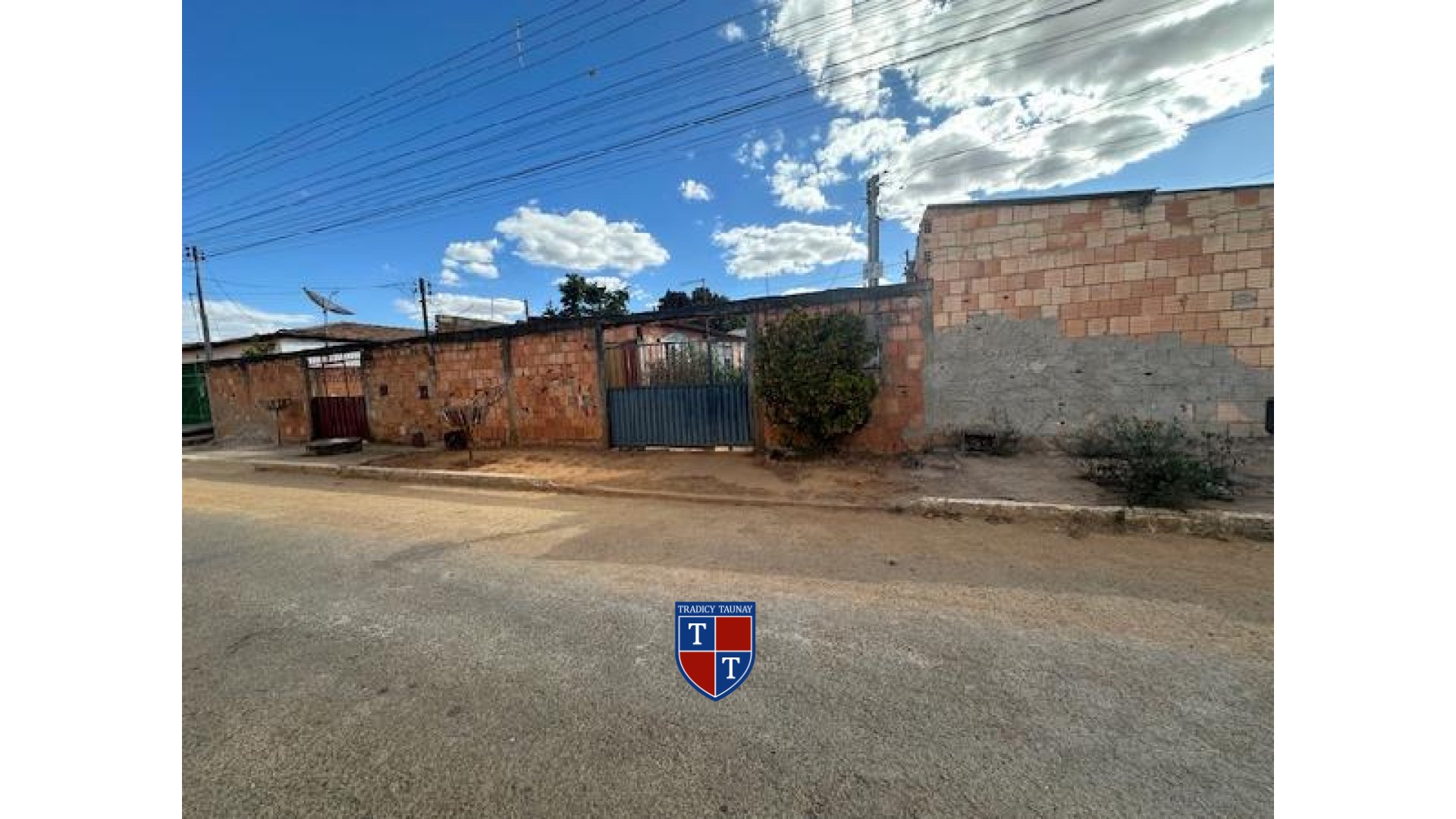 Foto 1 de CASA em CIDADE INDUSTRIAL FRACAROLI - Imóvel Retomado Caixa