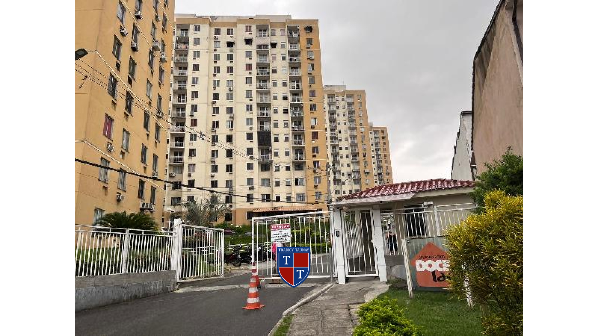 APARTAMENTO em CENTRO