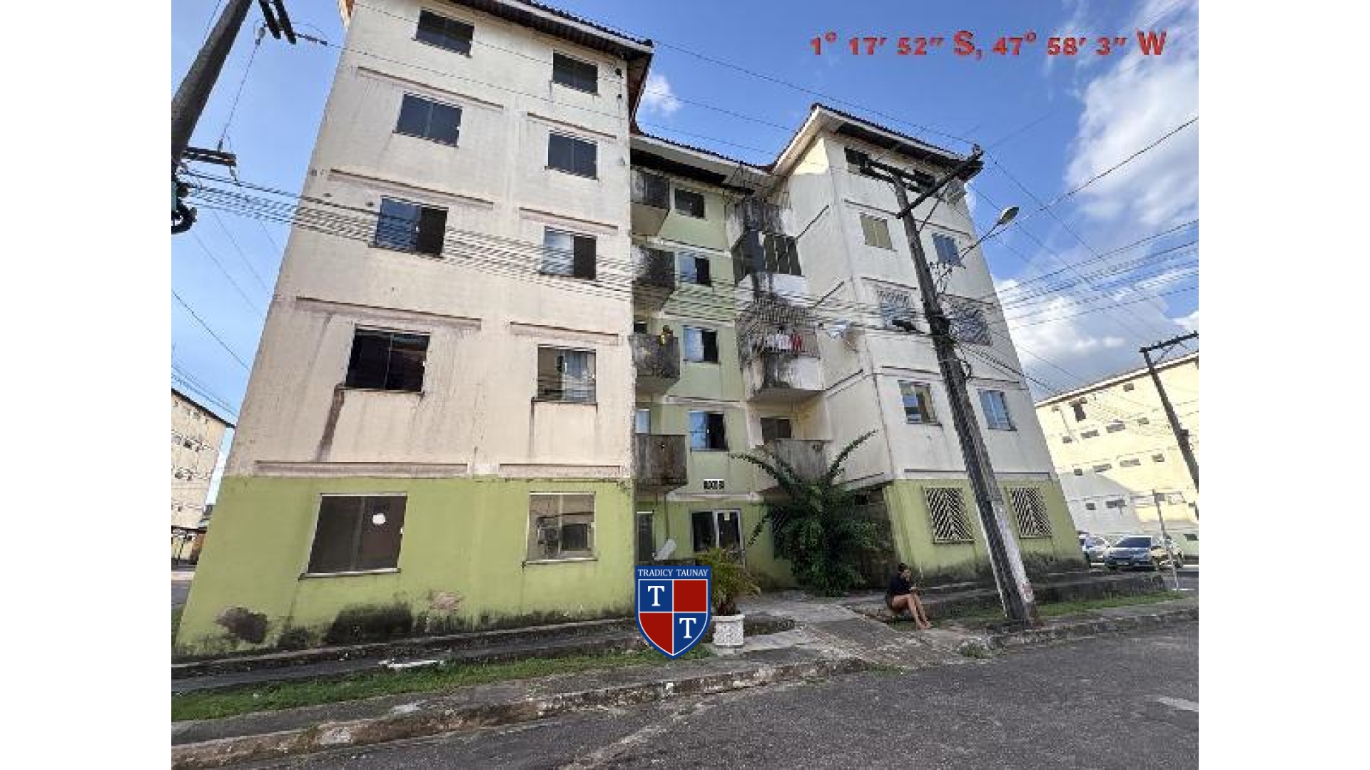 APARTAMENTO em TITANLANDIA