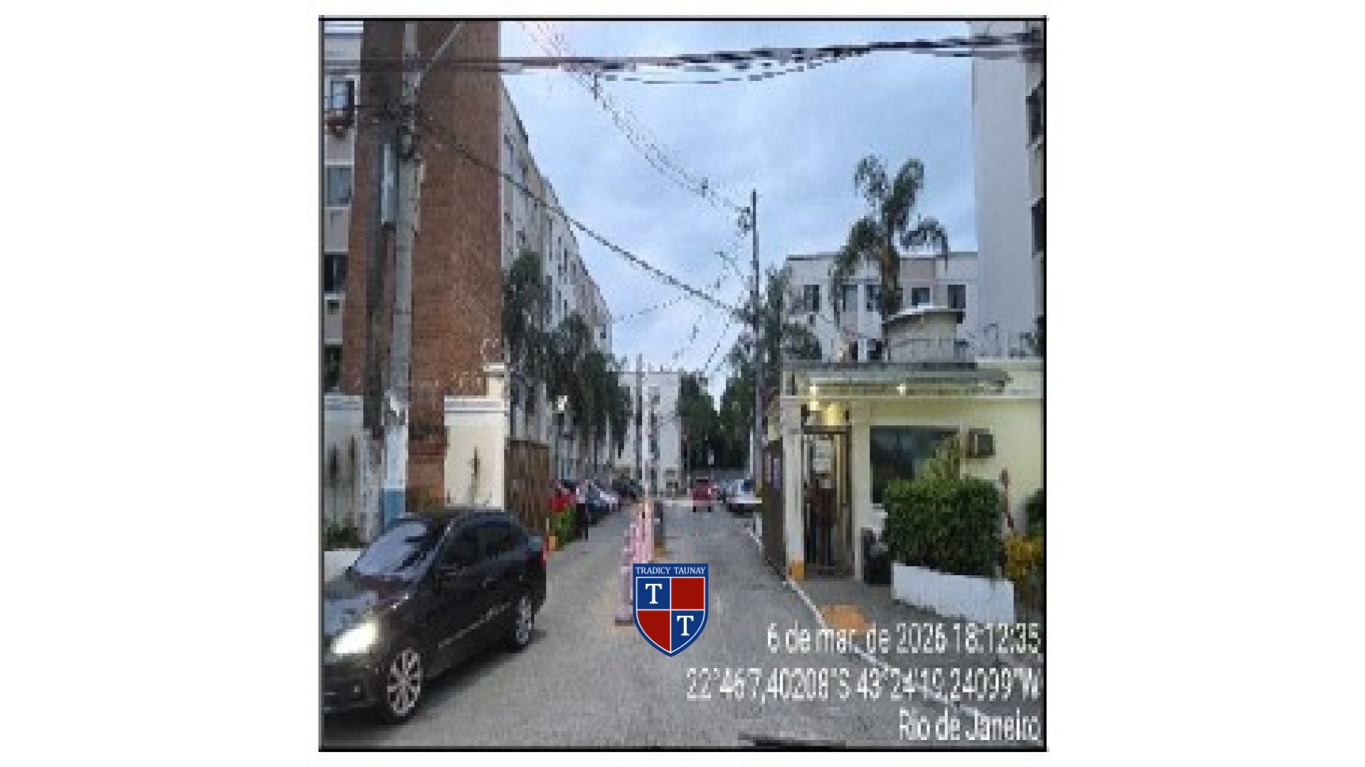 APARTAMENTO em VILA DAGMAR