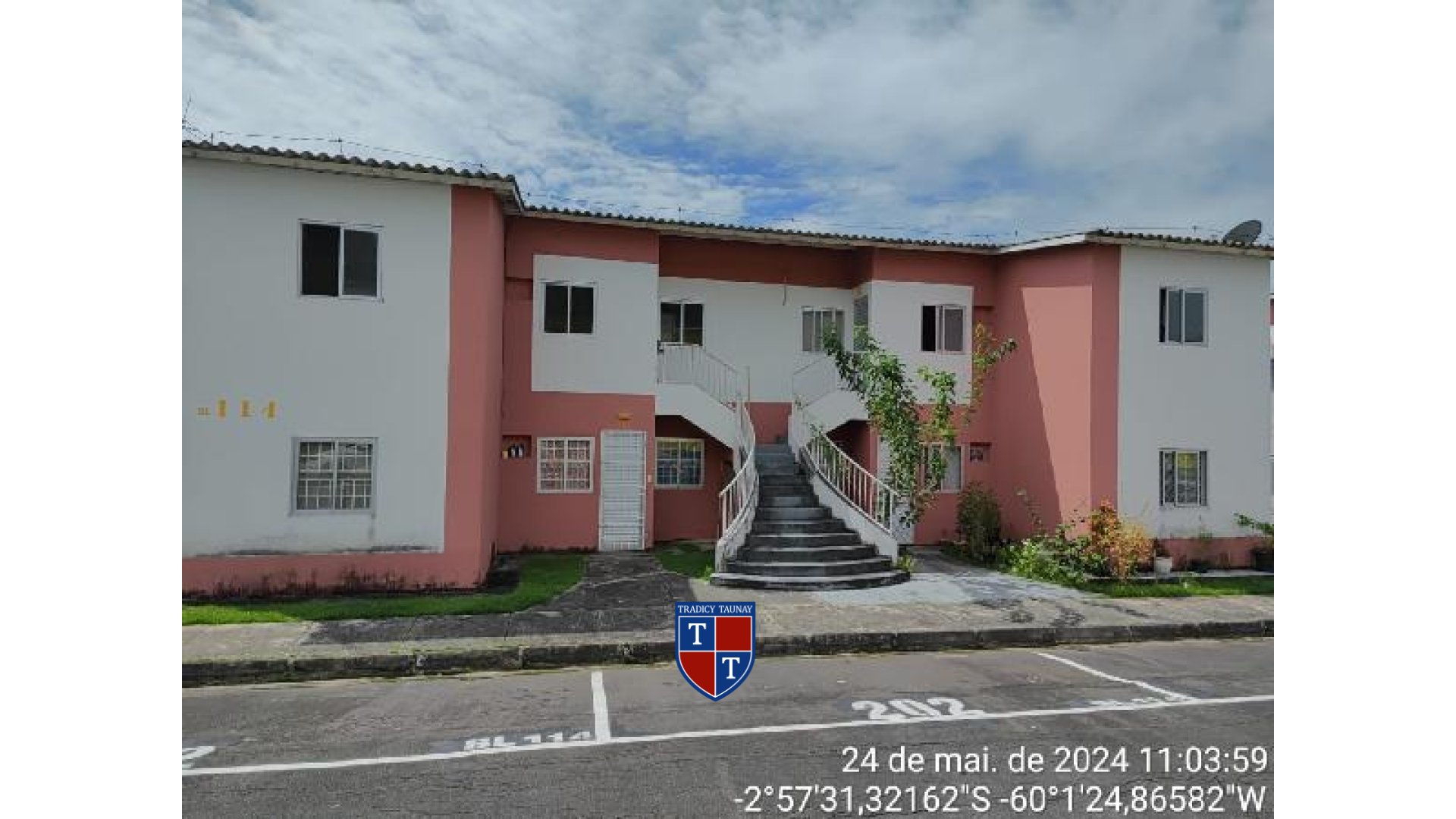 APARTAMENTO em LAGO AZUL