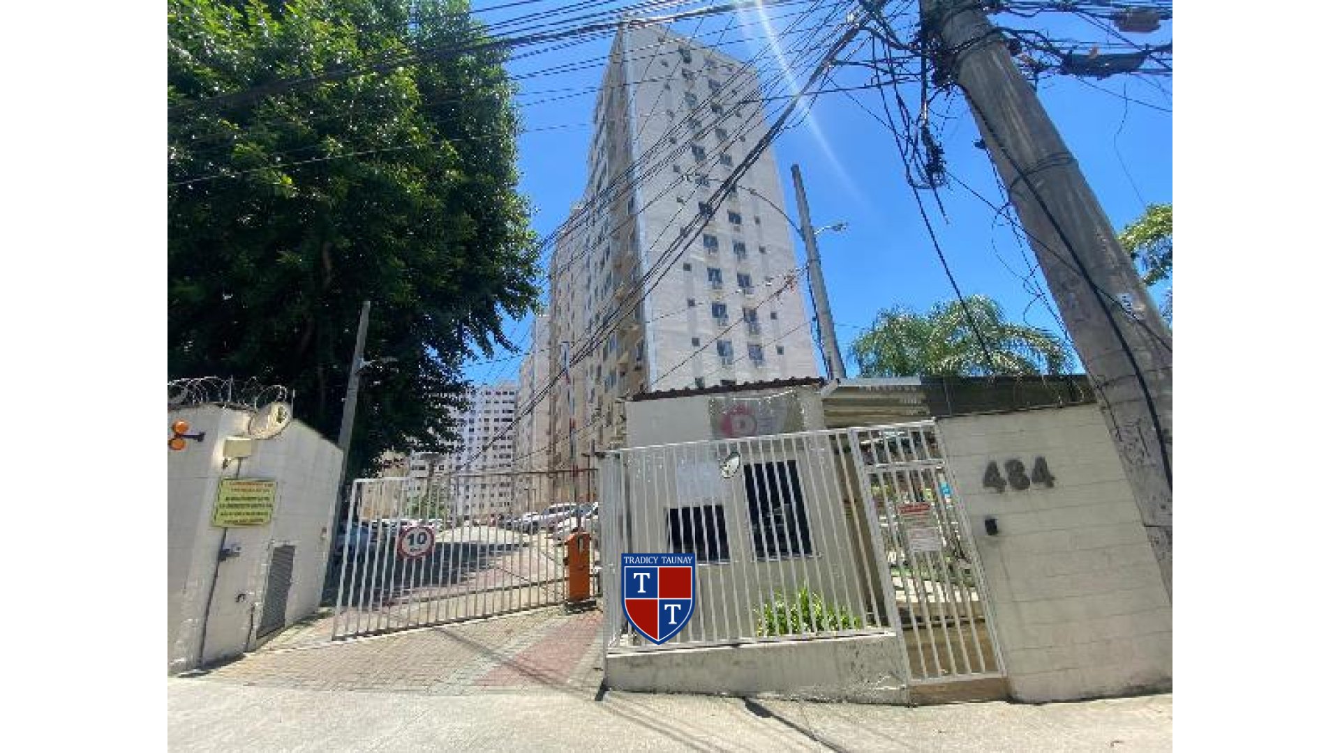 APARTAMENTO em ROCHA MIRANDA