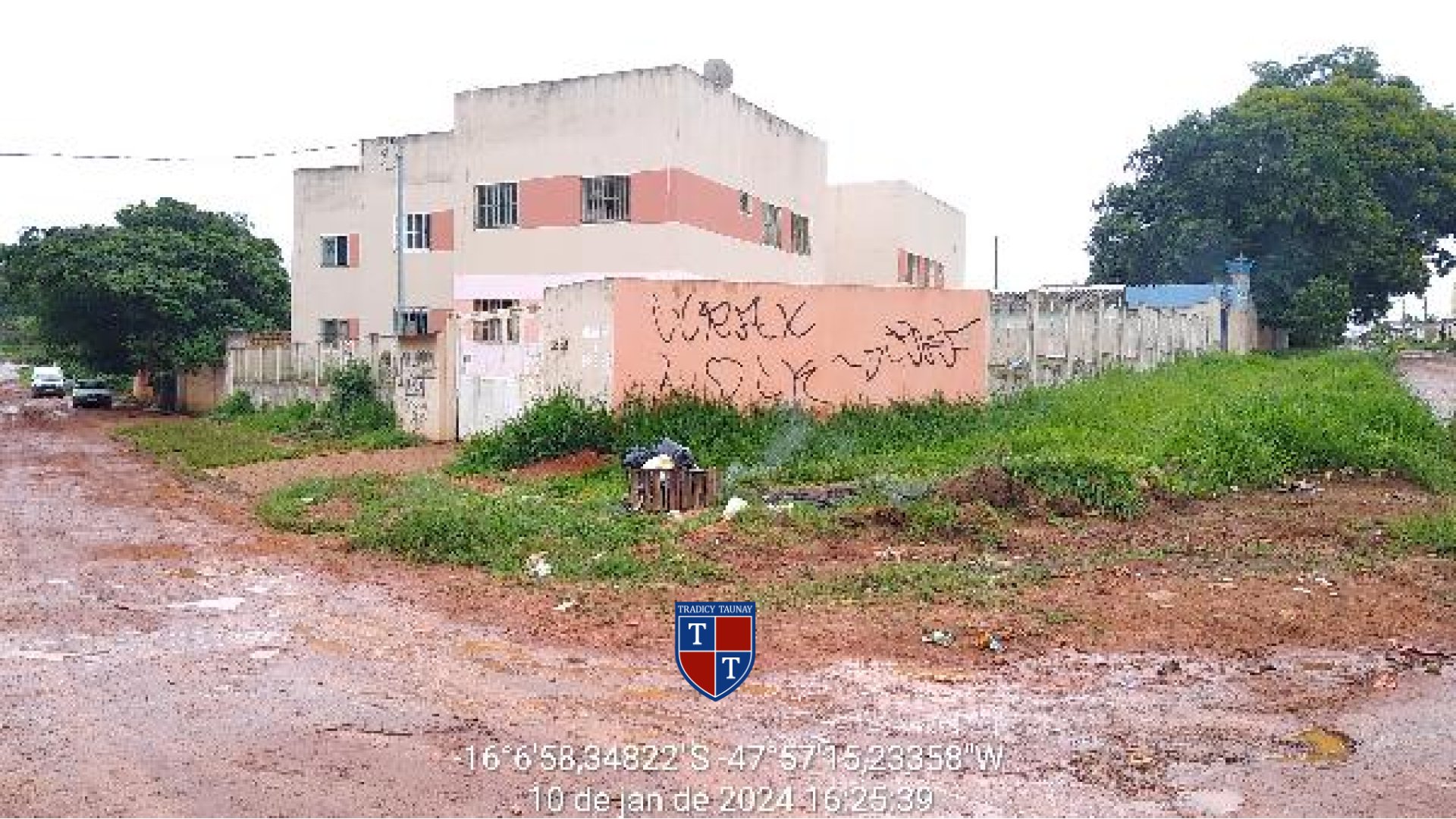 APARTAMENTO em PARQUE NAPOLIS A