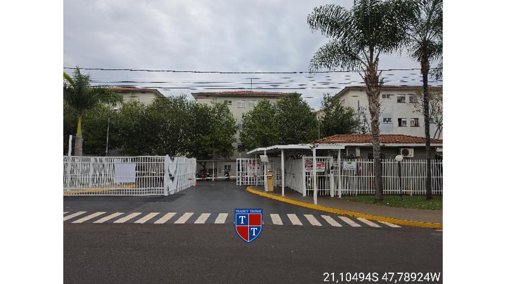 APARTAMENTO em QUINTINO FACCI II