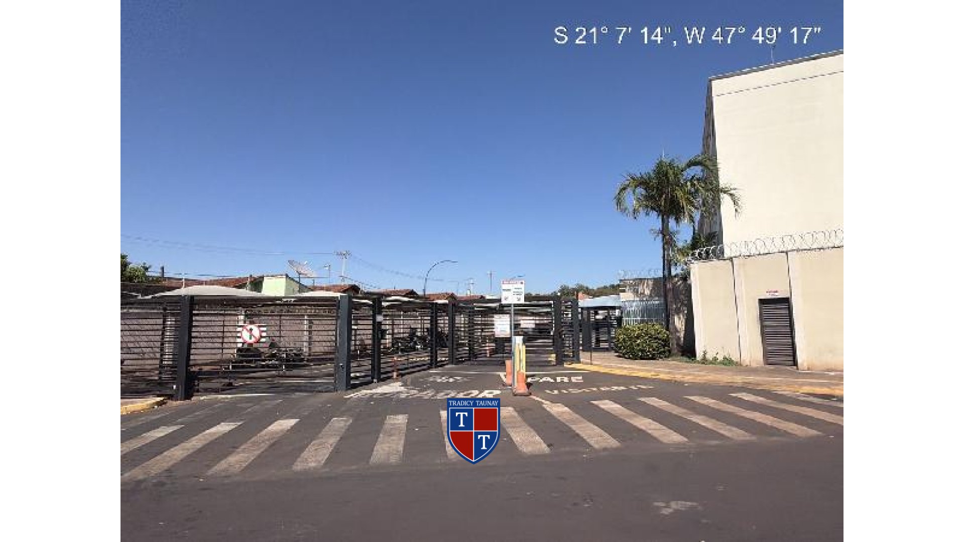 APARTAMENTO em PARQUE DOS PINUS