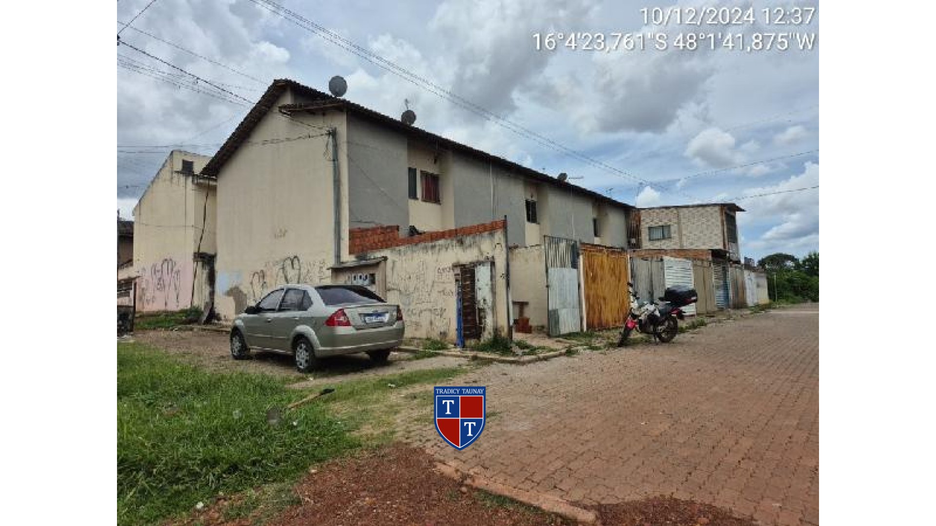 CASA em PARQUE ESTRELA DALVA VI (PEDREGAL)