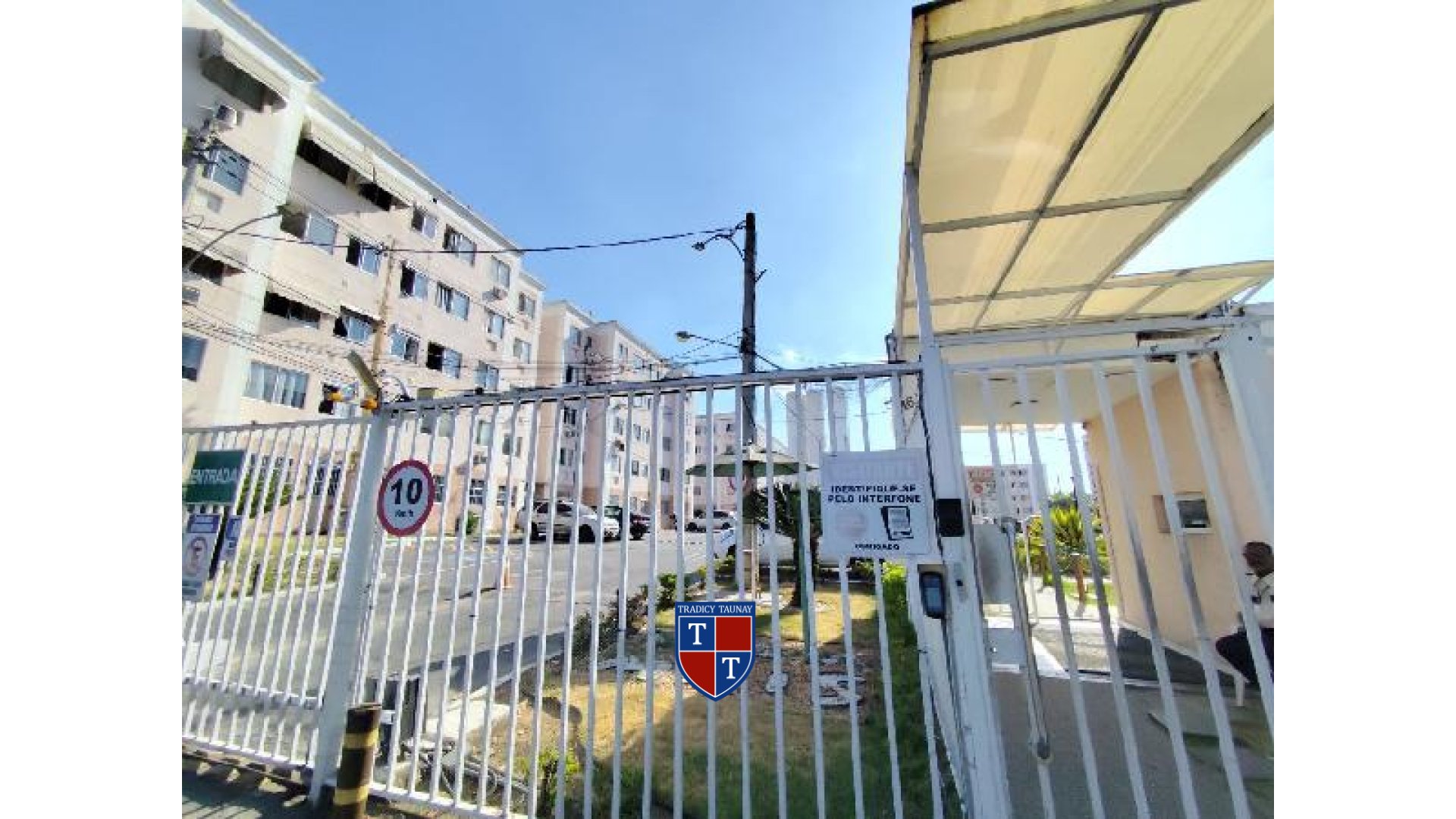 APARTAMENTO em REALENGO